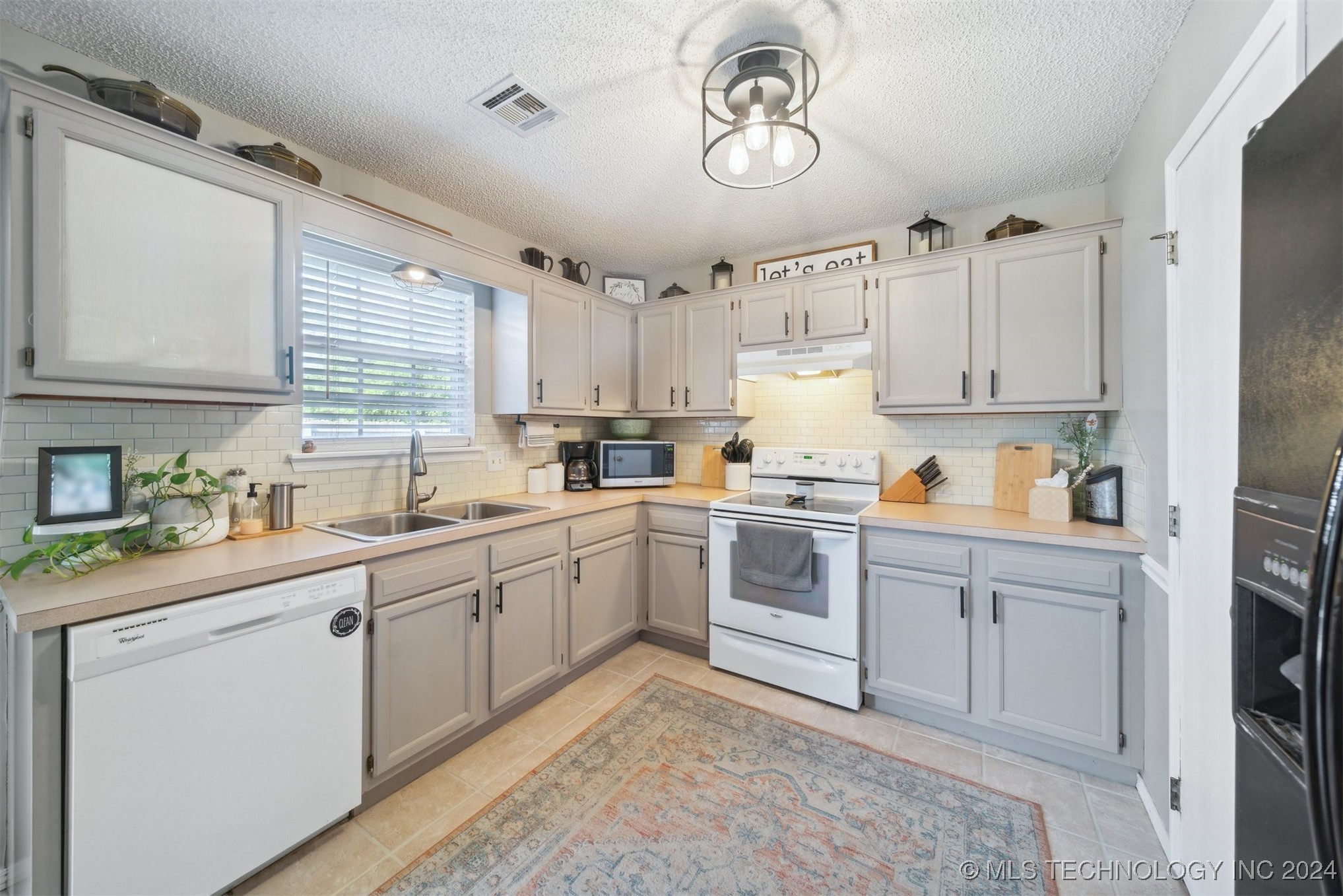 804 W 23rd Place N