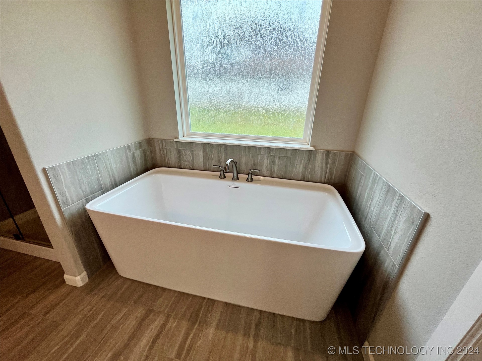 18965 Orchard Circle