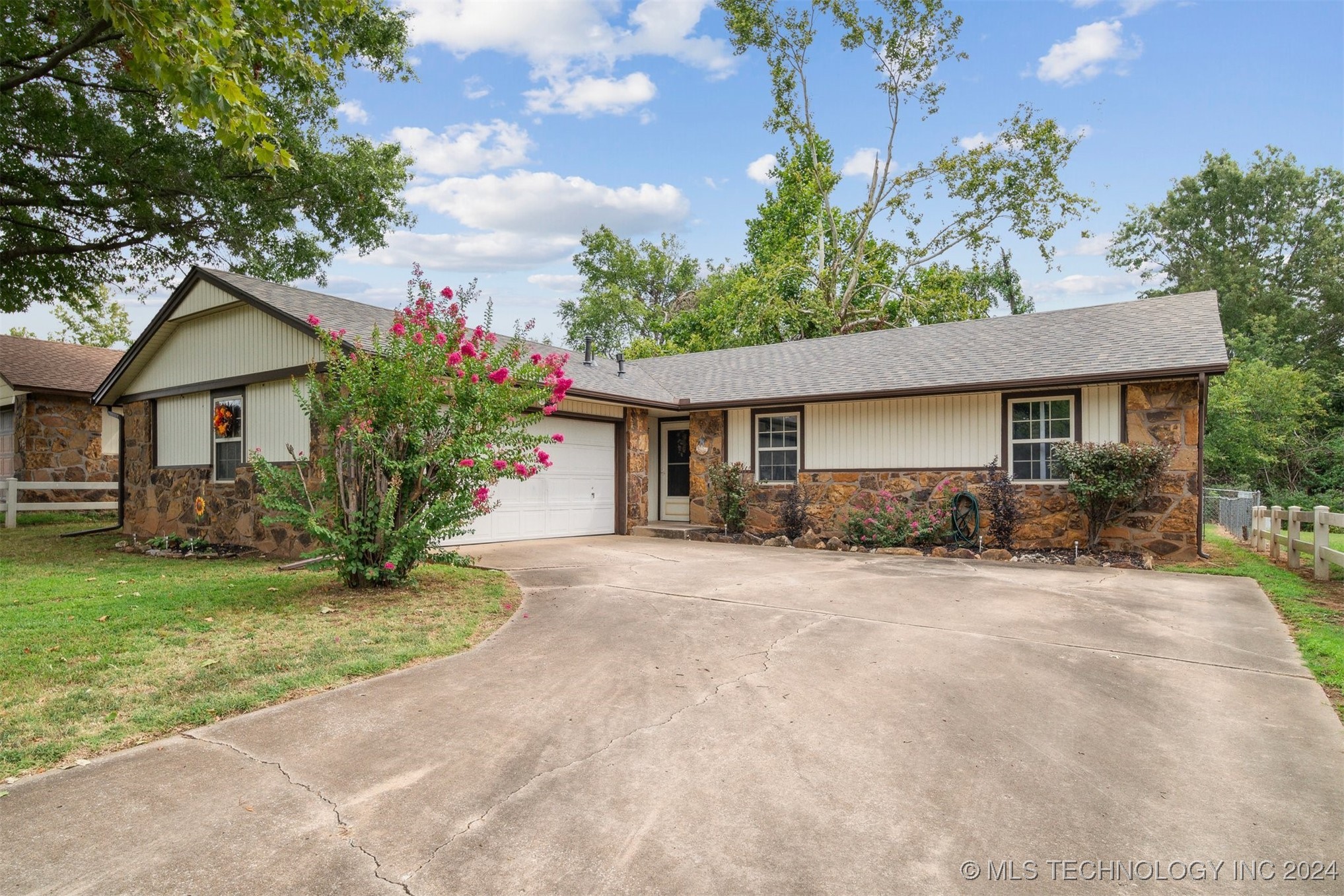 1102 S Wewoka Avenue