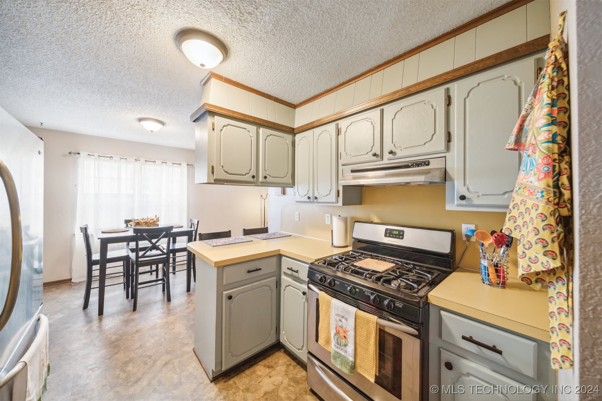 1102 S Wewoka Avenue