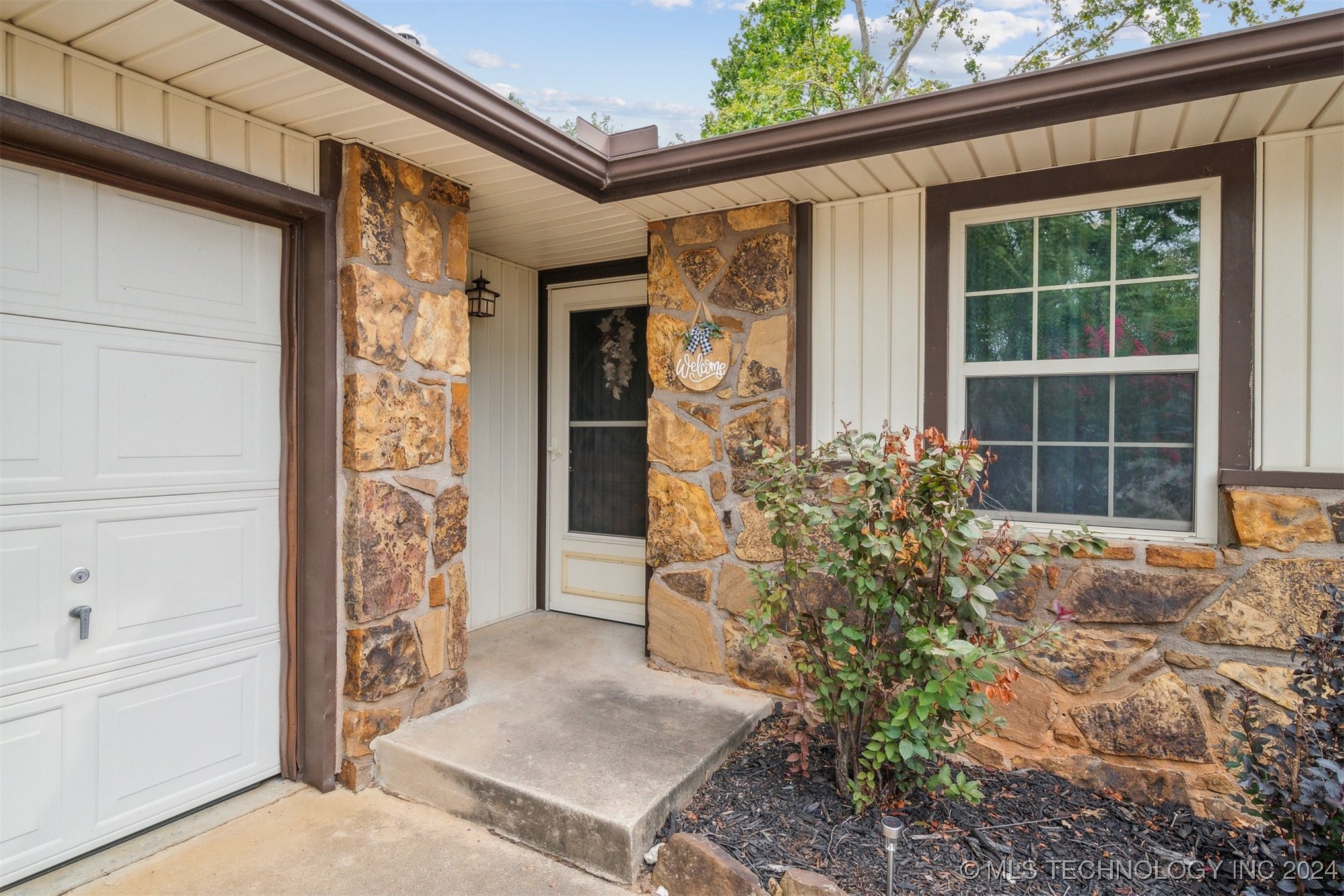 1102 S Wewoka Avenue