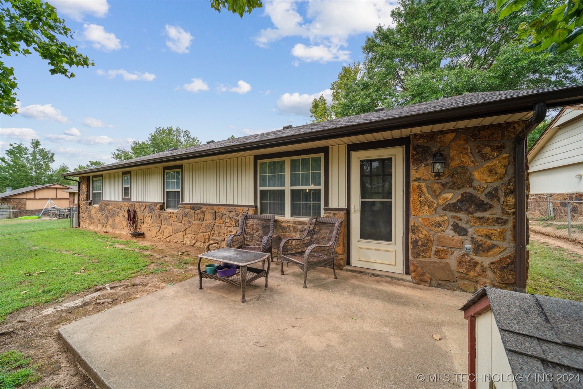 1102 S Wewoka Avenue