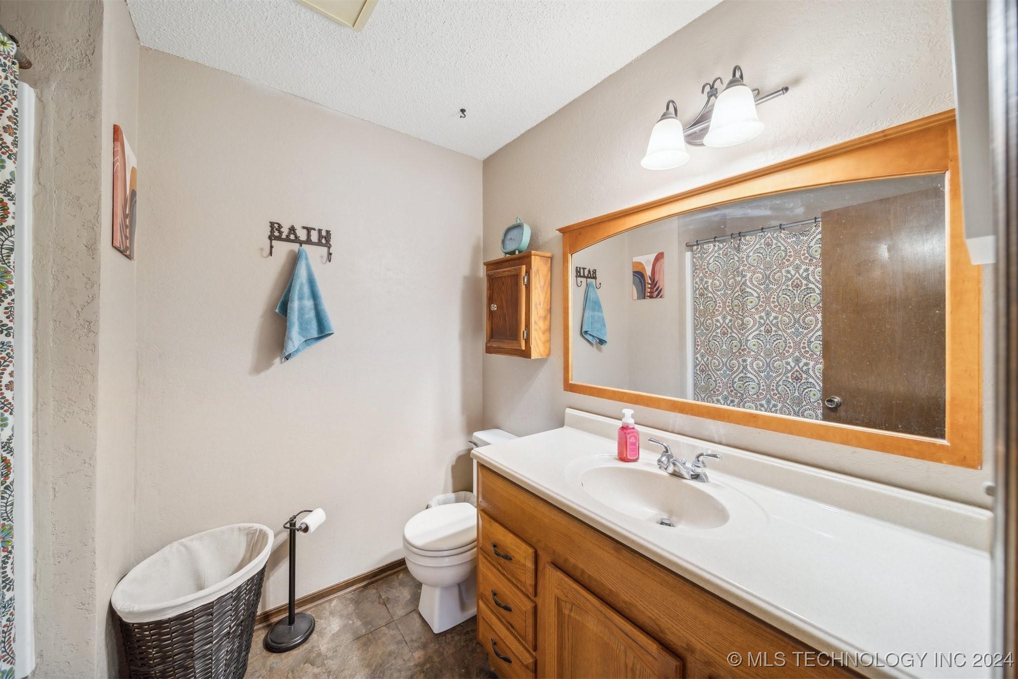 1102 S Wewoka Avenue