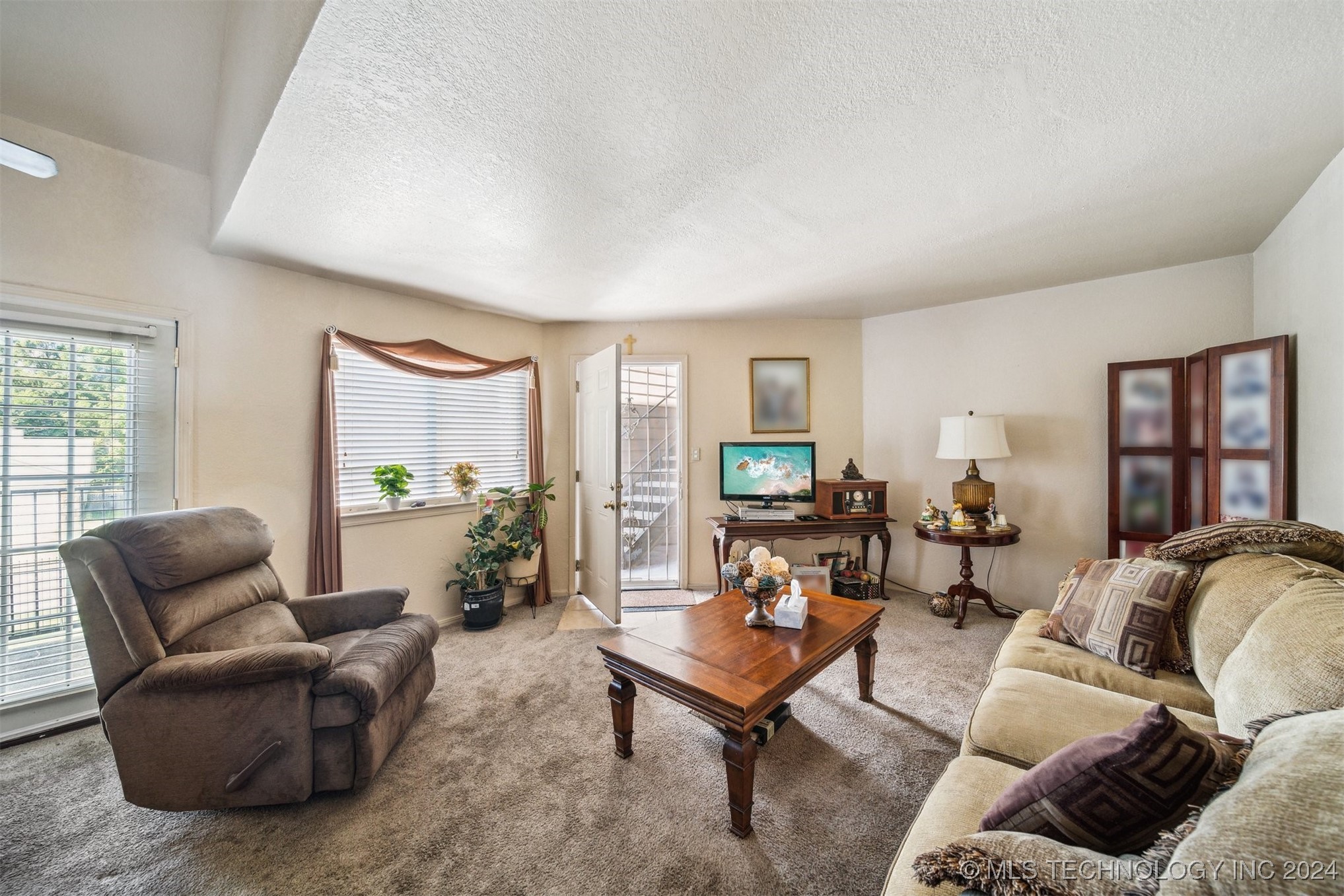 6639 S Victor Avenue S GG213