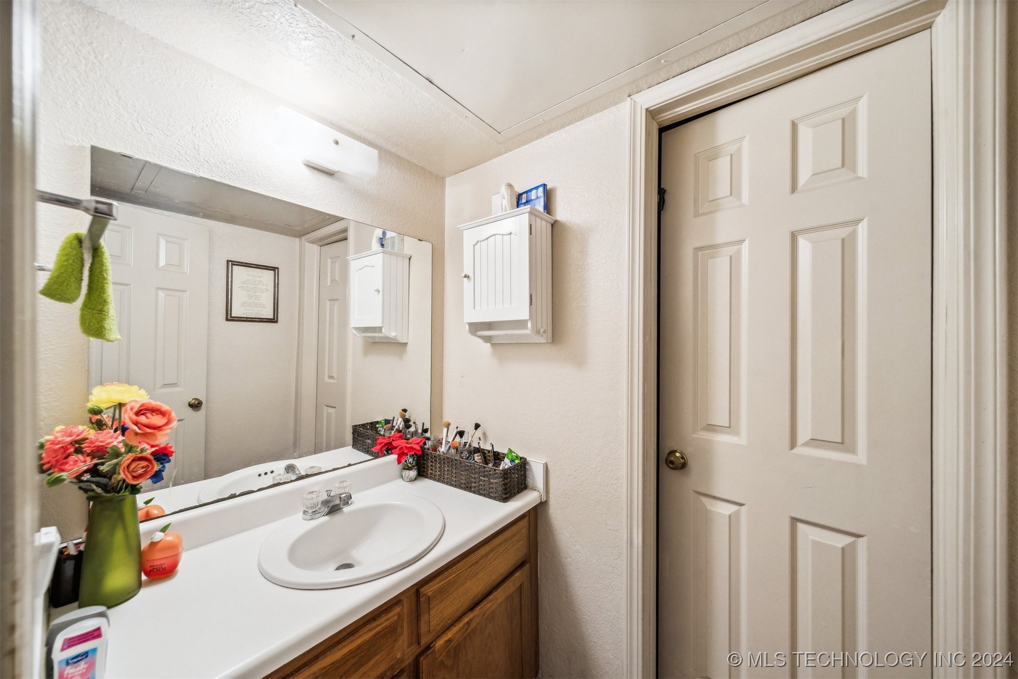 6639 S Victor Avenue S GG213