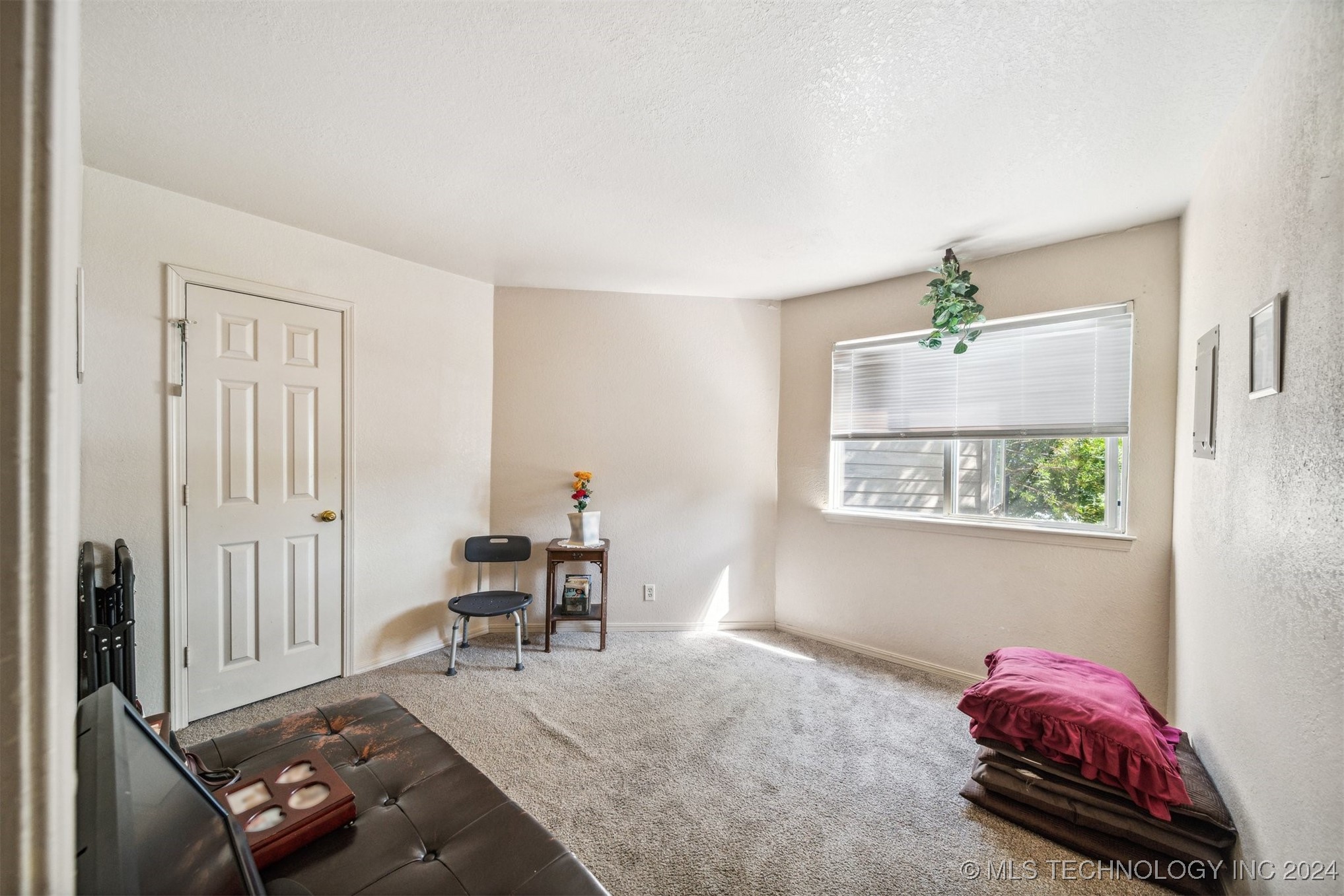 6639 S Victor Avenue S GG213