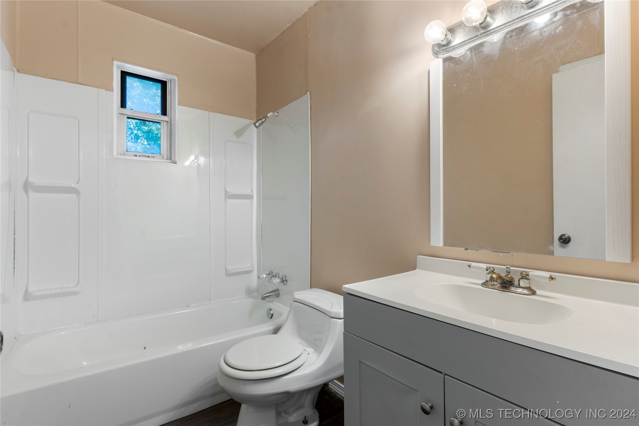 12118 N 129th East Avenue