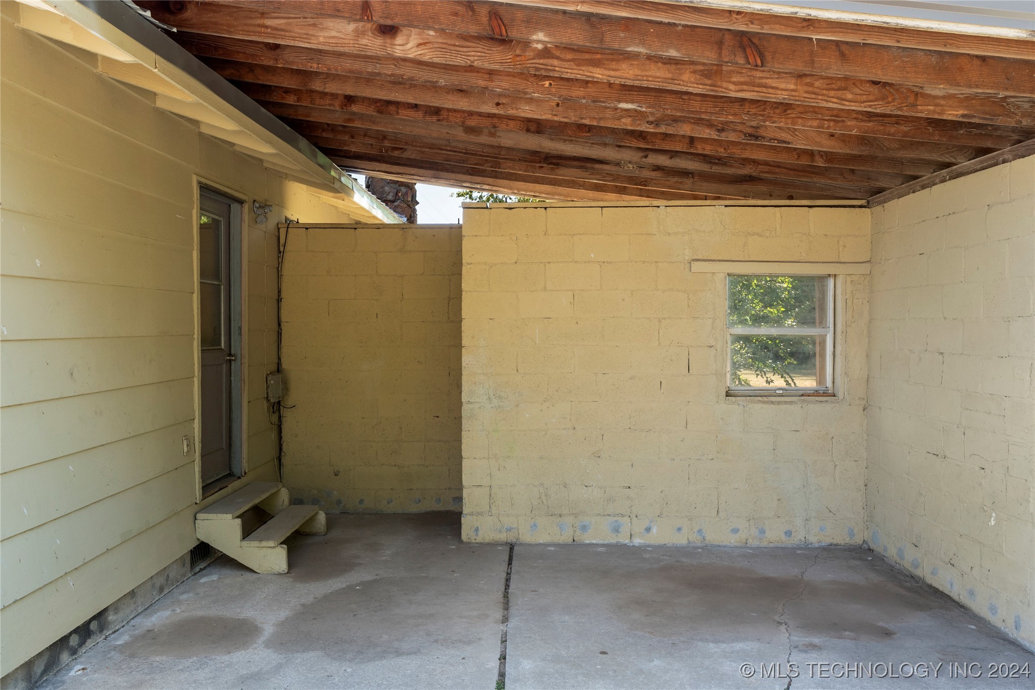 12118 N 129th East Avenue