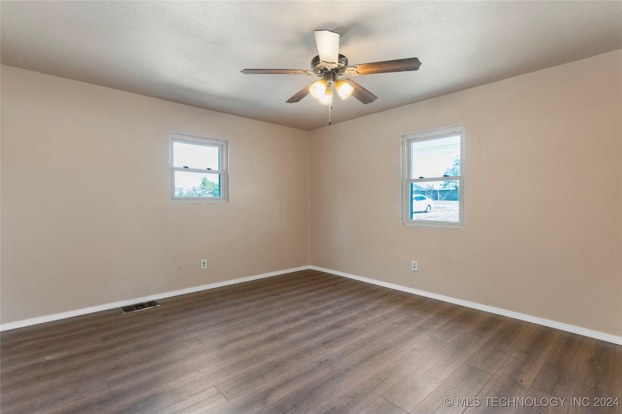 12118 N 129th East Avenue