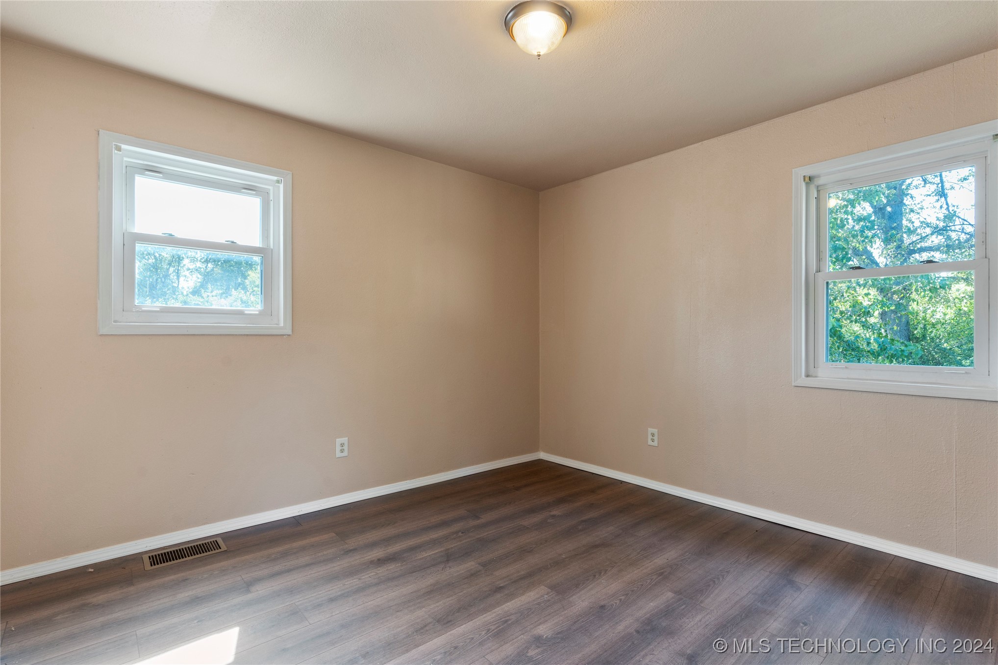 12118 N 129th East Avenue