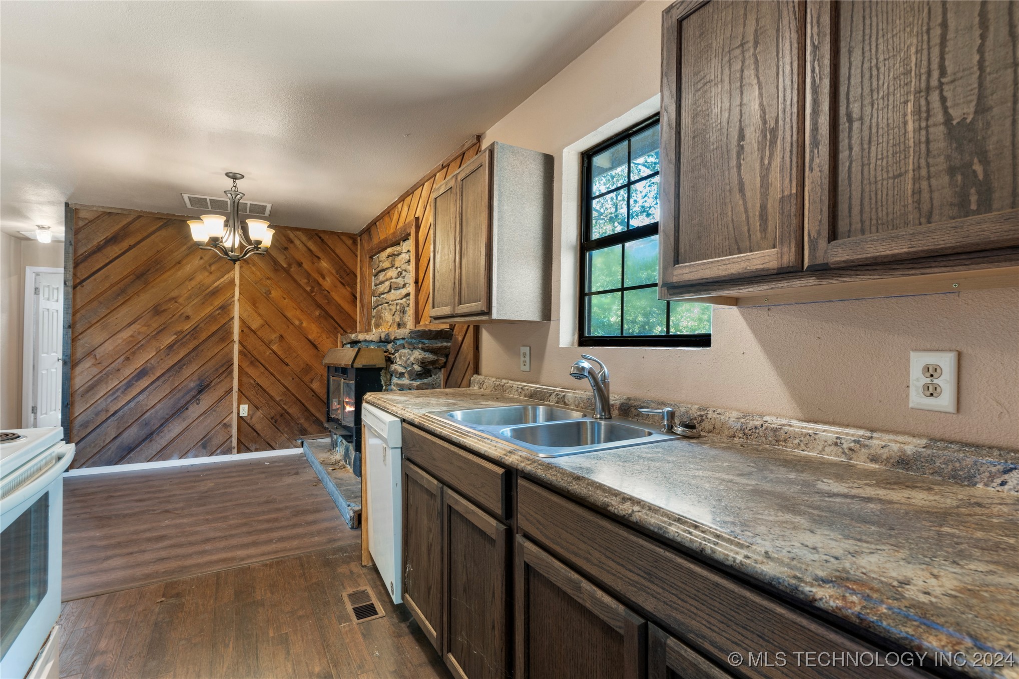 12118 N 129th East Avenue