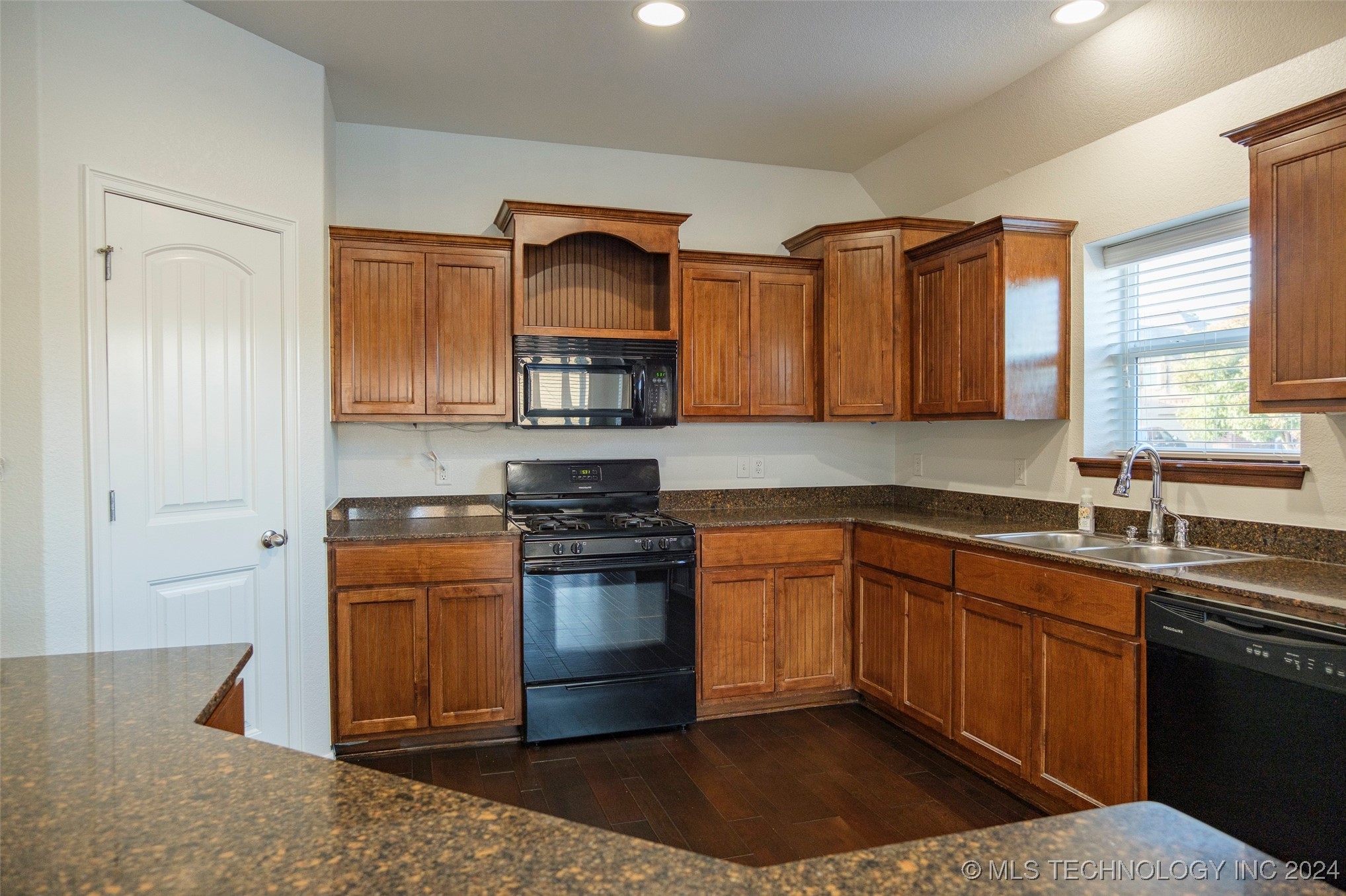 10611 S Nathan Street