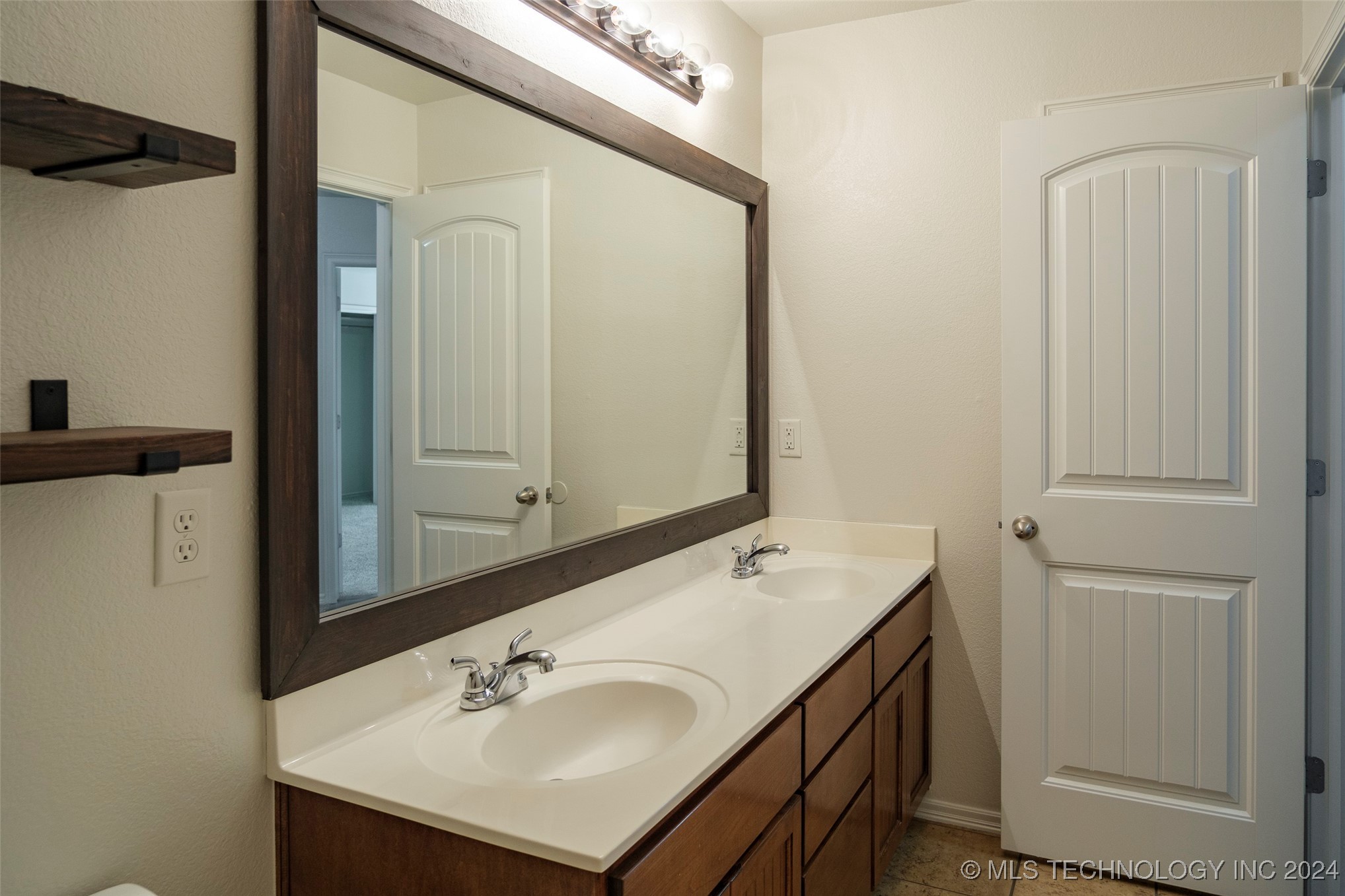 10611 S Nathan Street