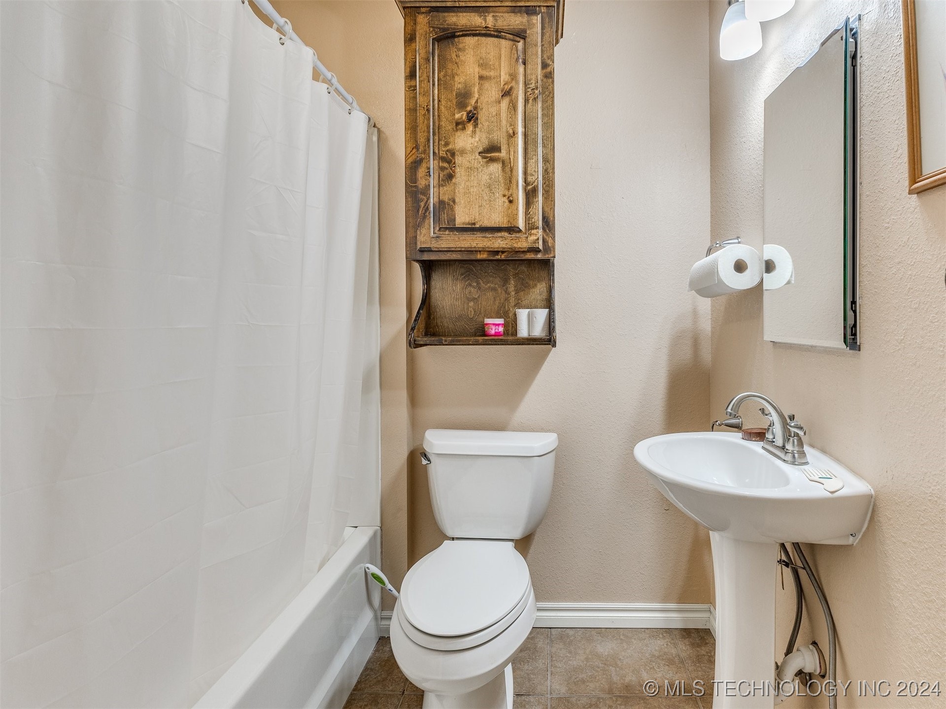 1020 N Wewoka Avenue