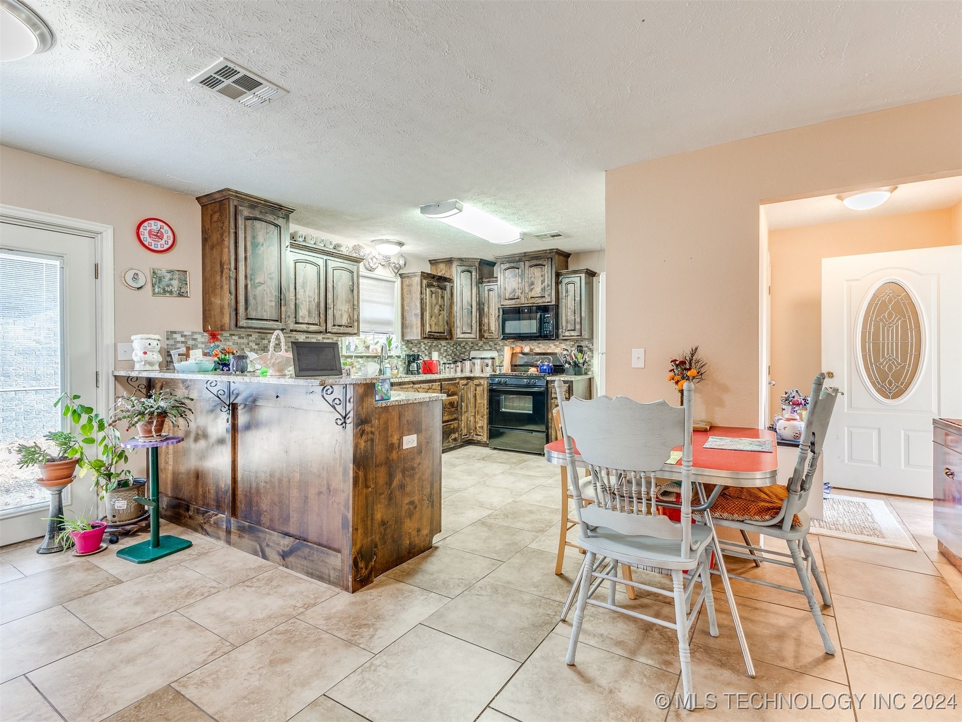 1020 N Wewoka Avenue