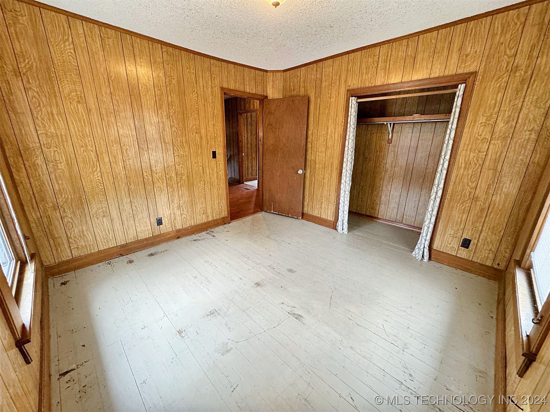 411 N Oak Avenue