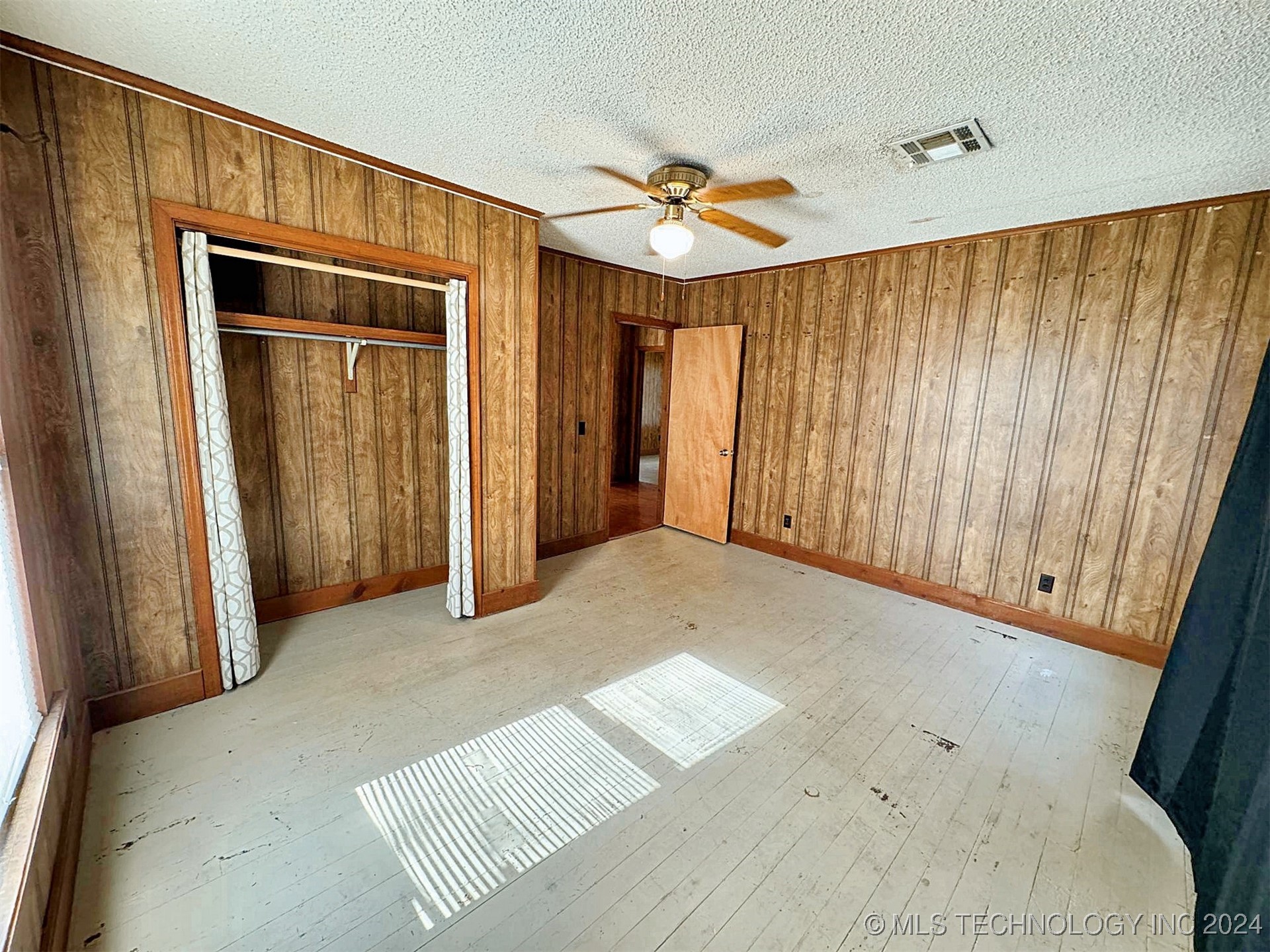 411 N Oak Avenue