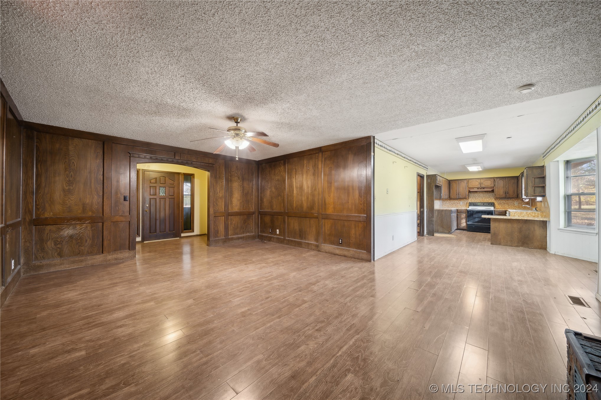 15482 E 370 Road