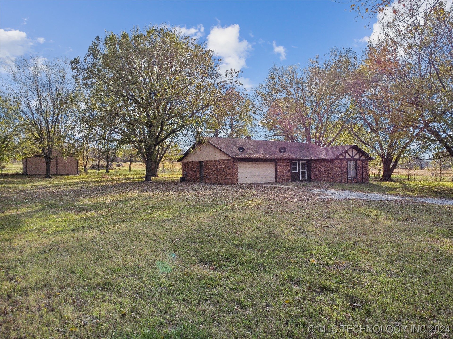 15482 E 370 Road