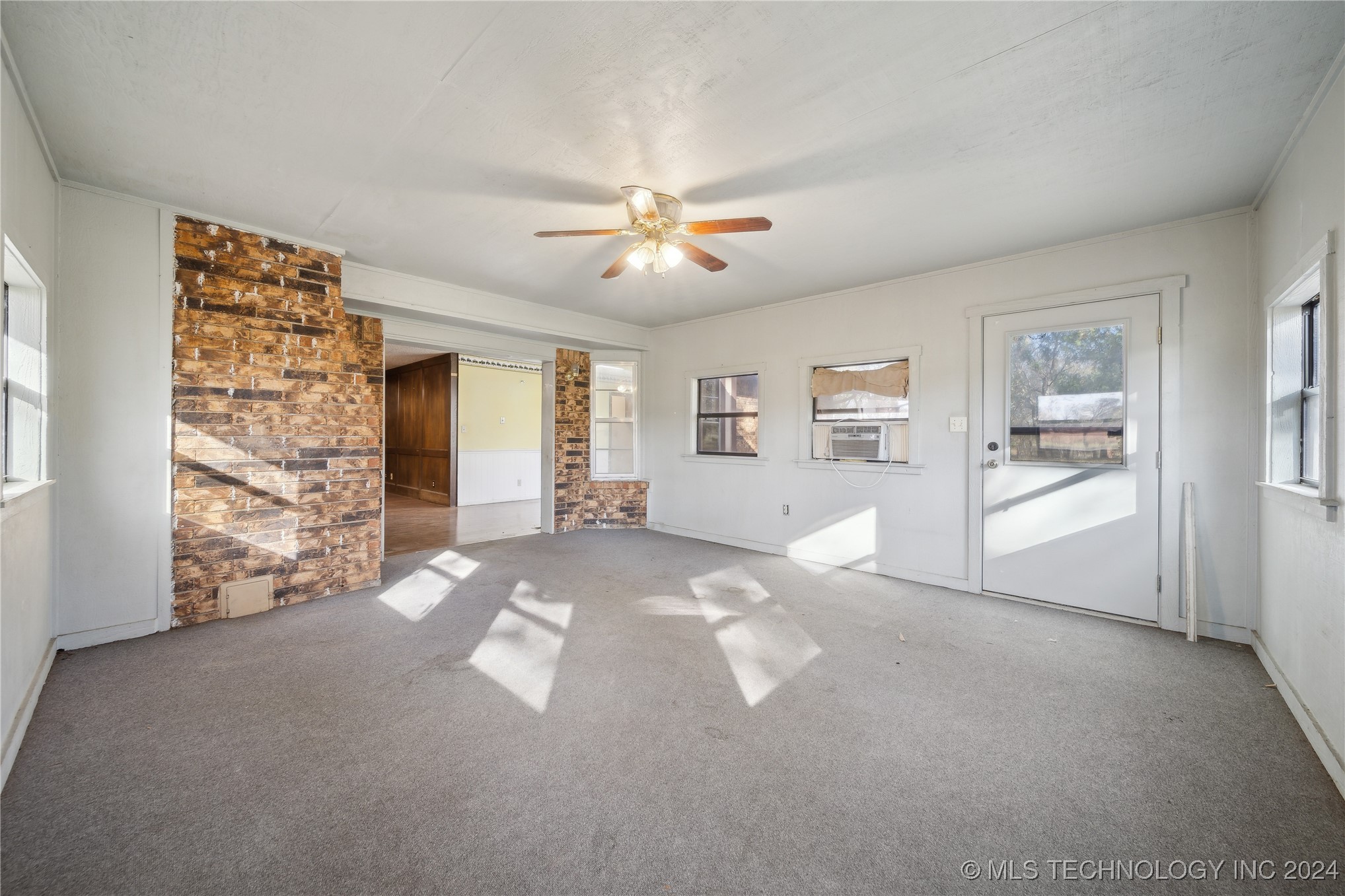 15482 E 370 Road