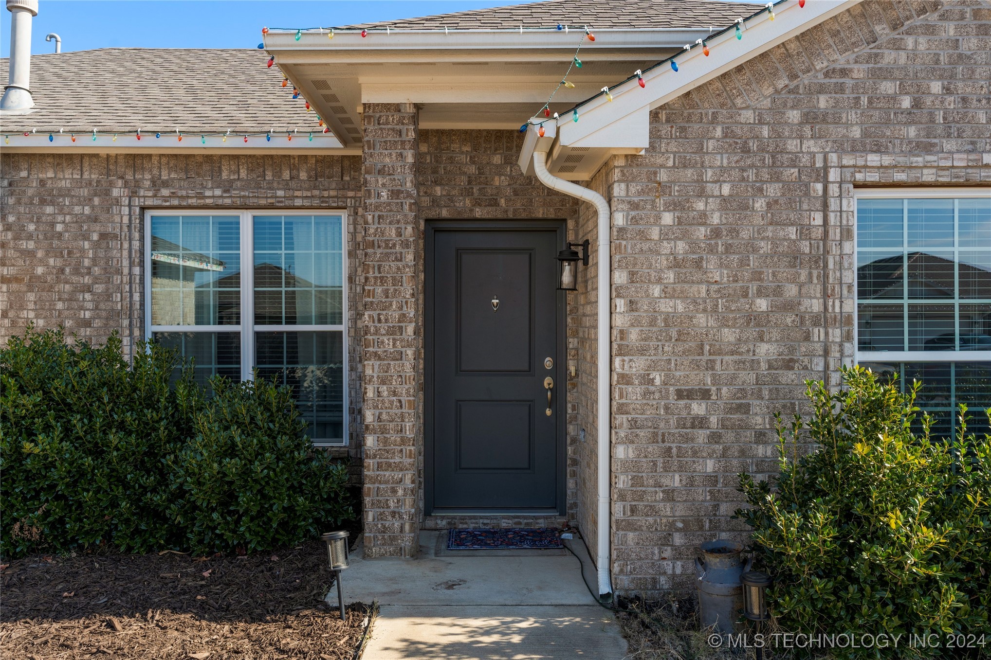 313 S 48th Court