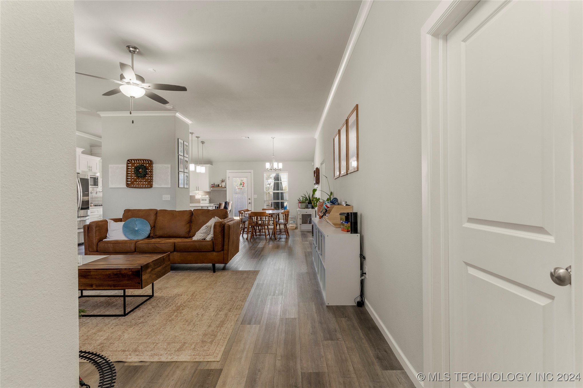 313 S 48th Court