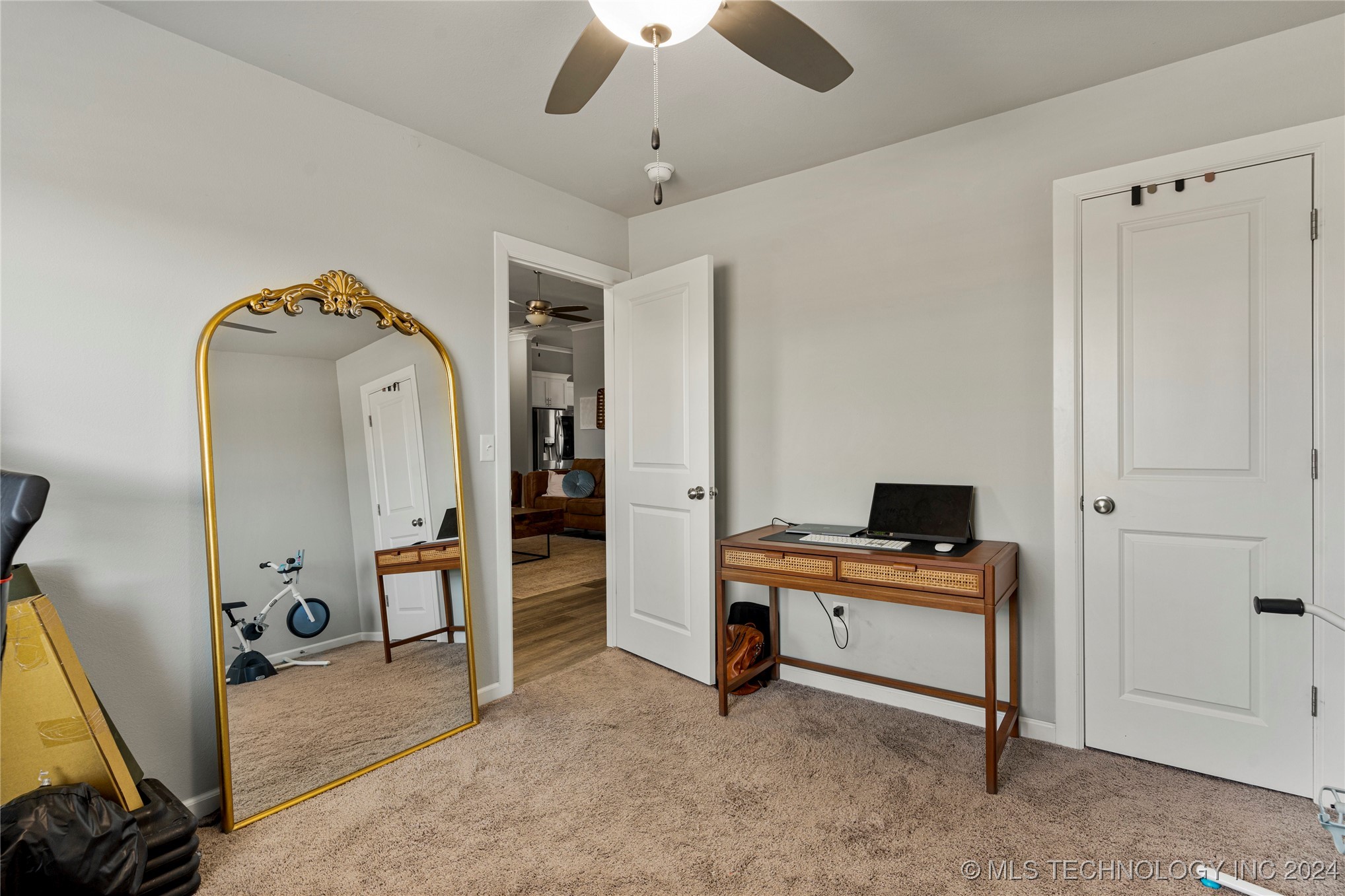 313 S 48th Court