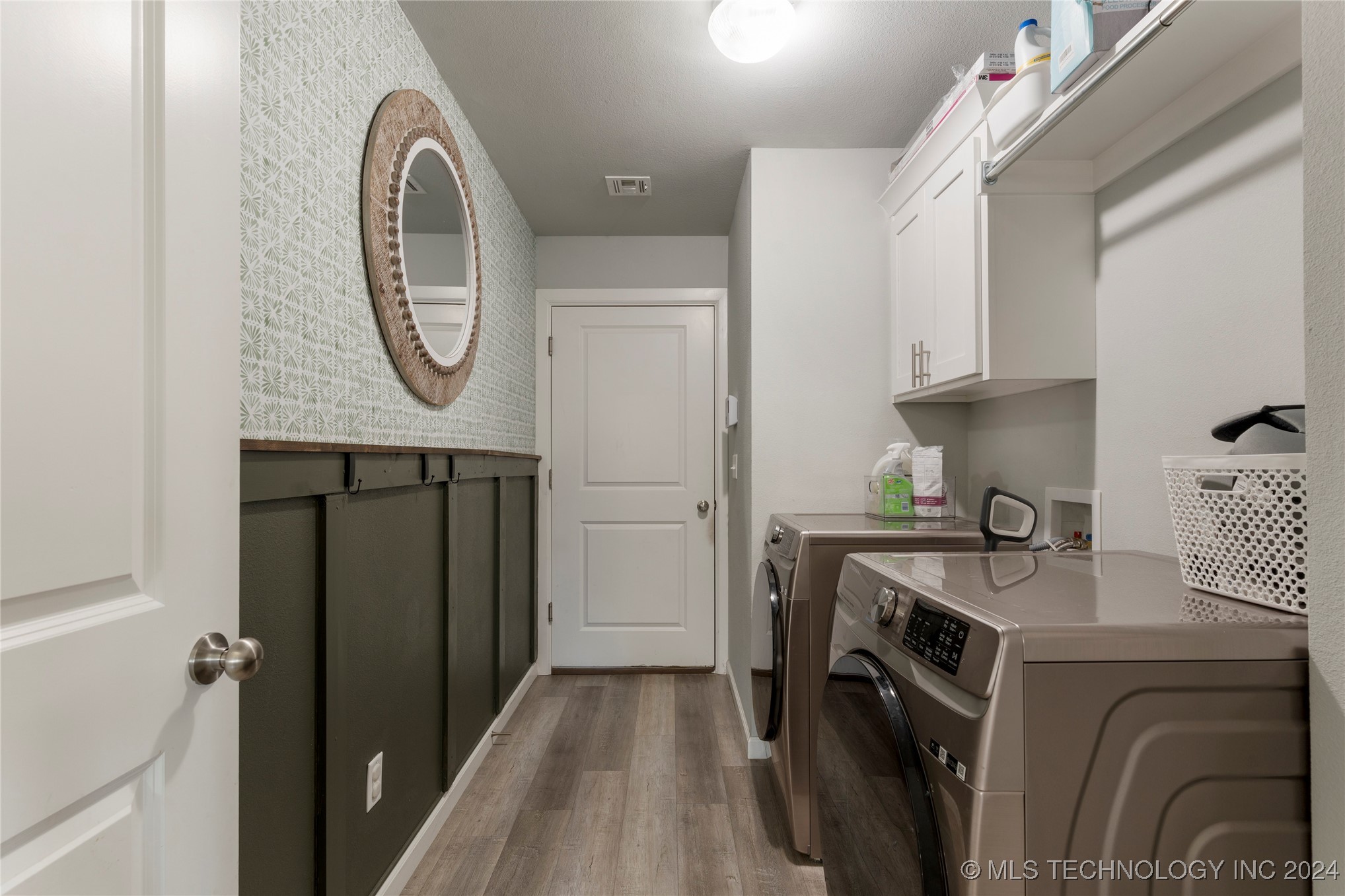 313 S 48th Court