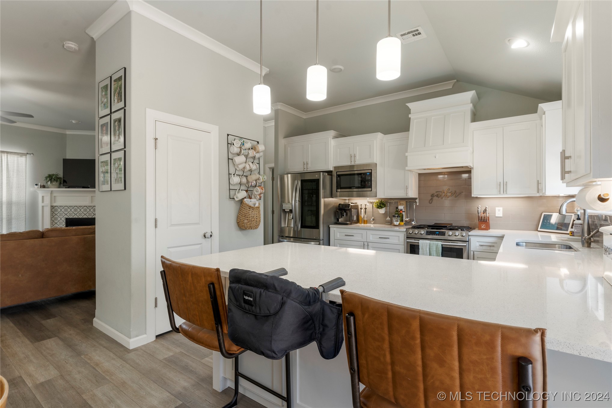 313 S 48th Court