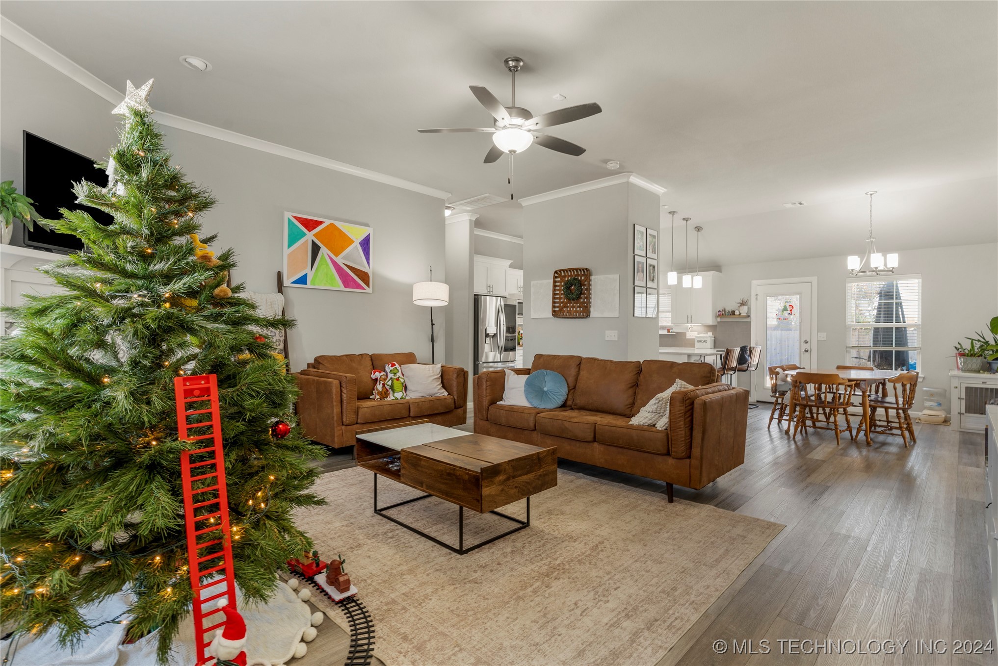 313 S 48th Court