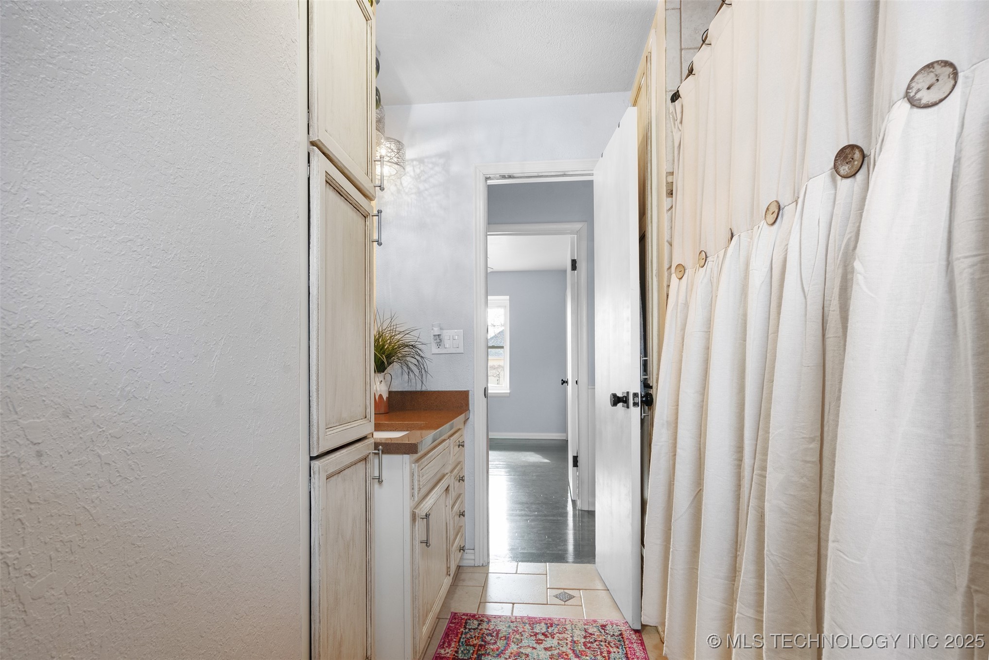 210 E 15th Street