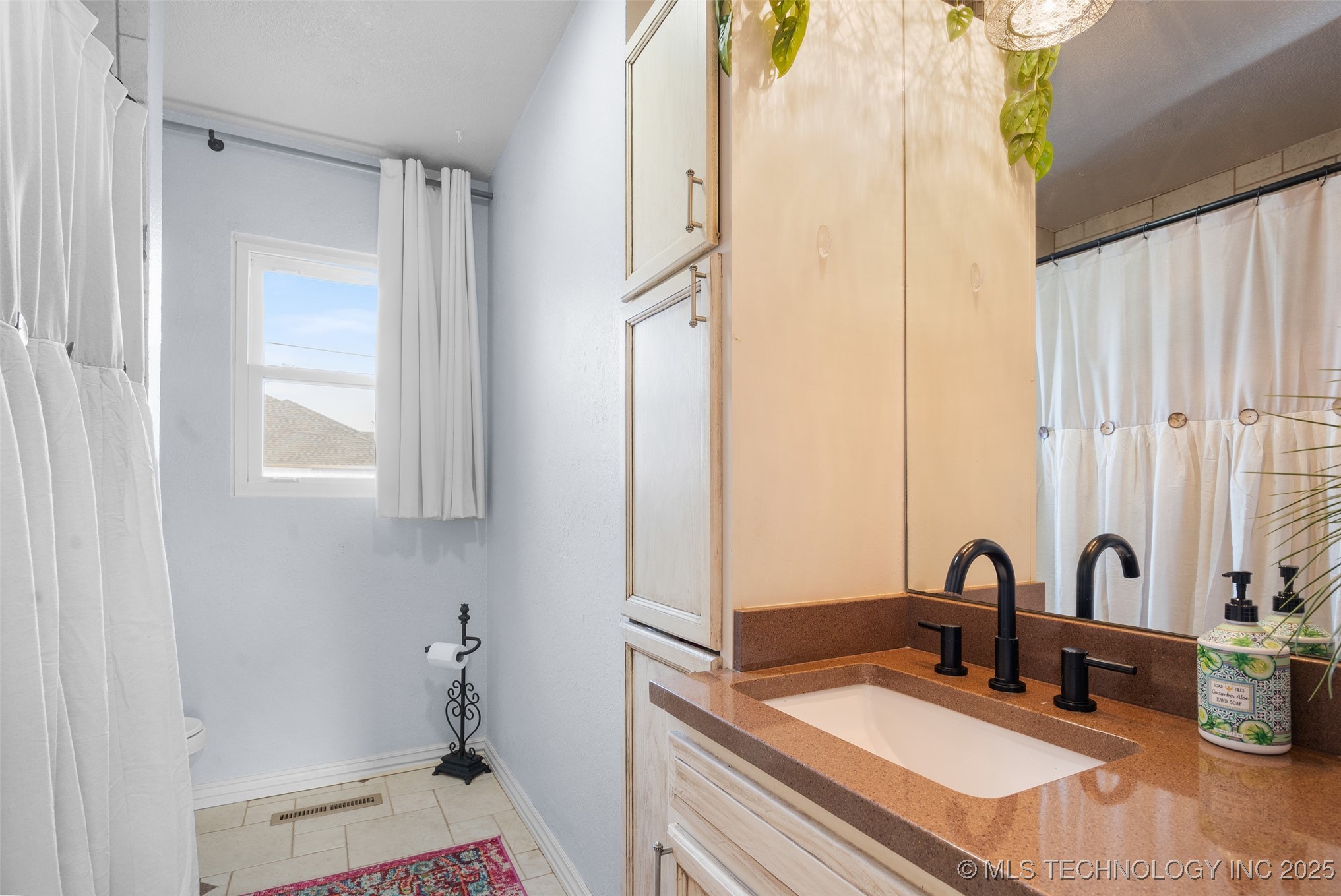 210 E 15th Street