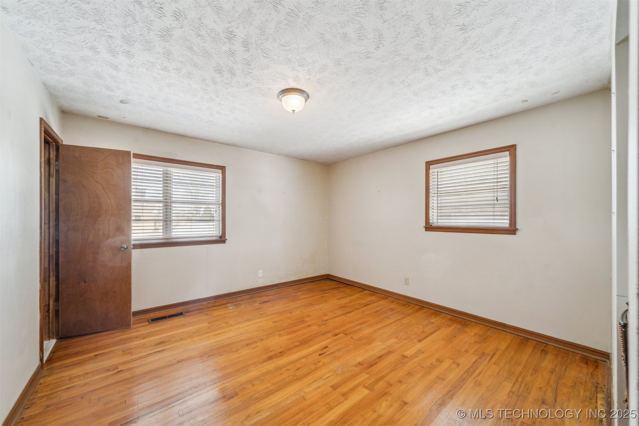 312 E 16th Street