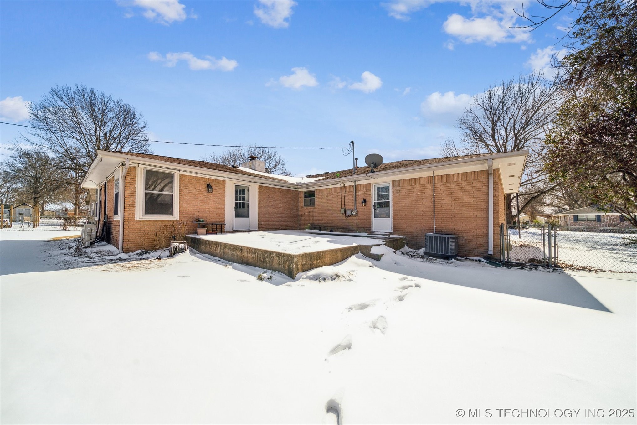 312 E 16th Street