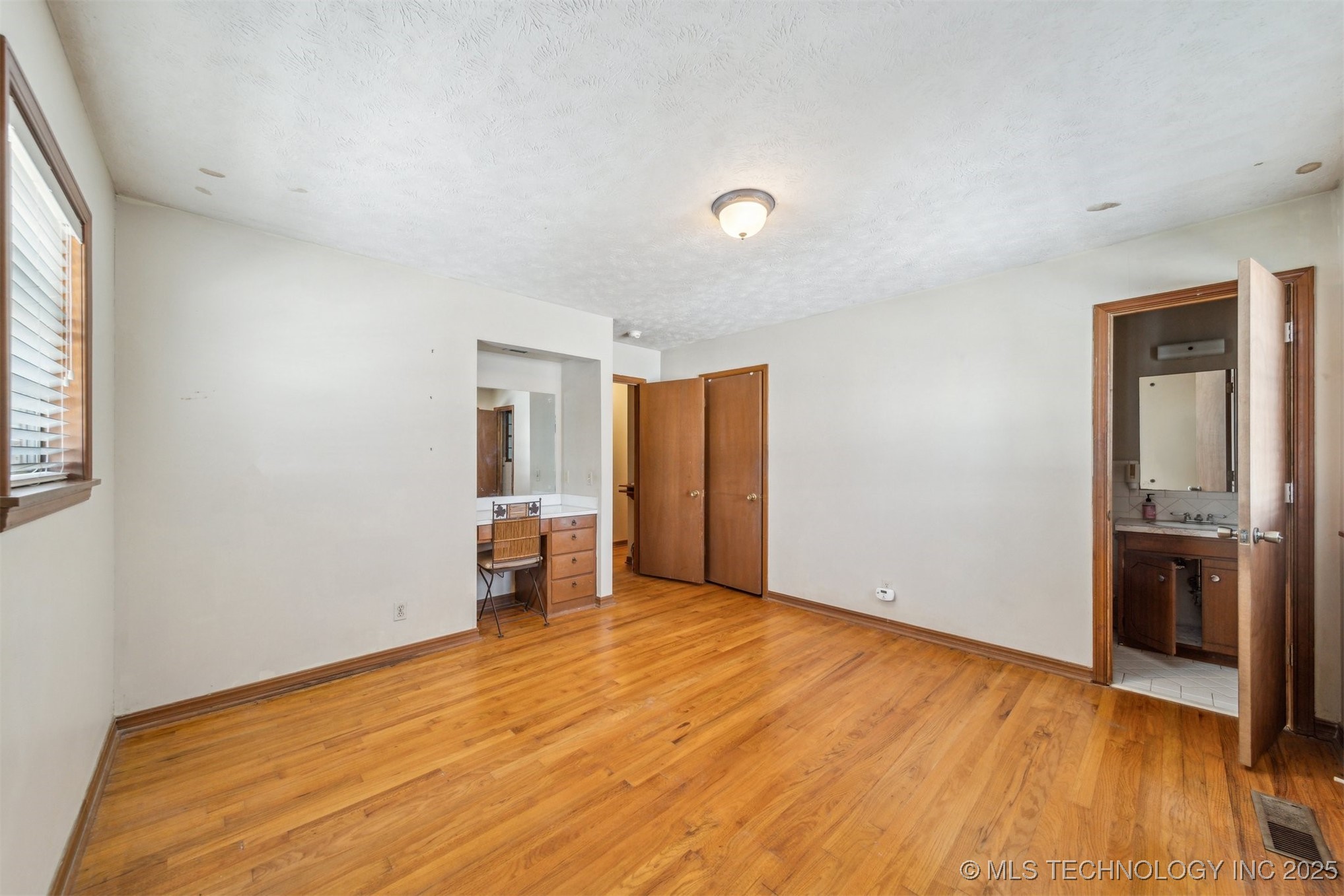 312 E 16th Street