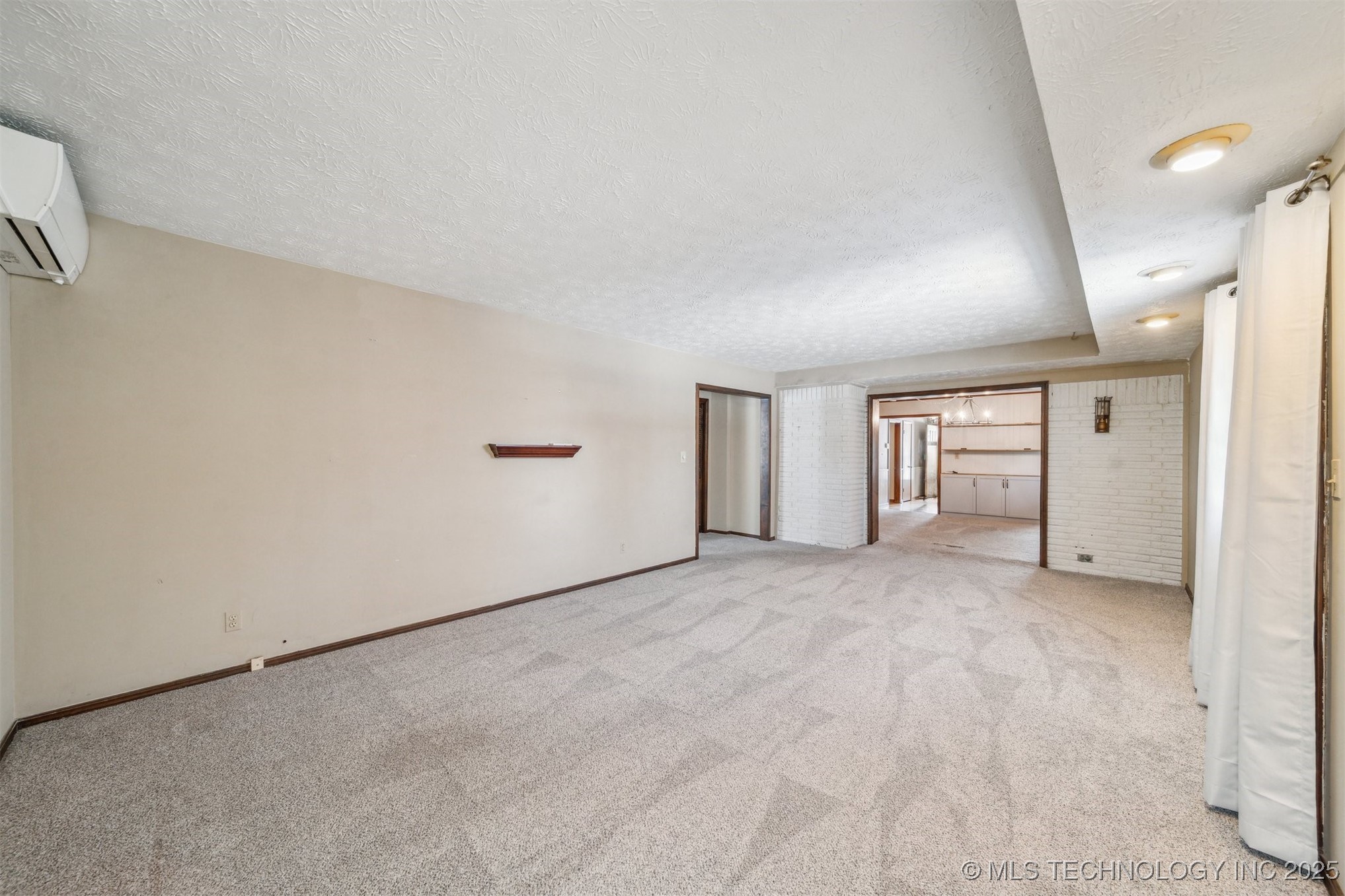 312 E 16th Street