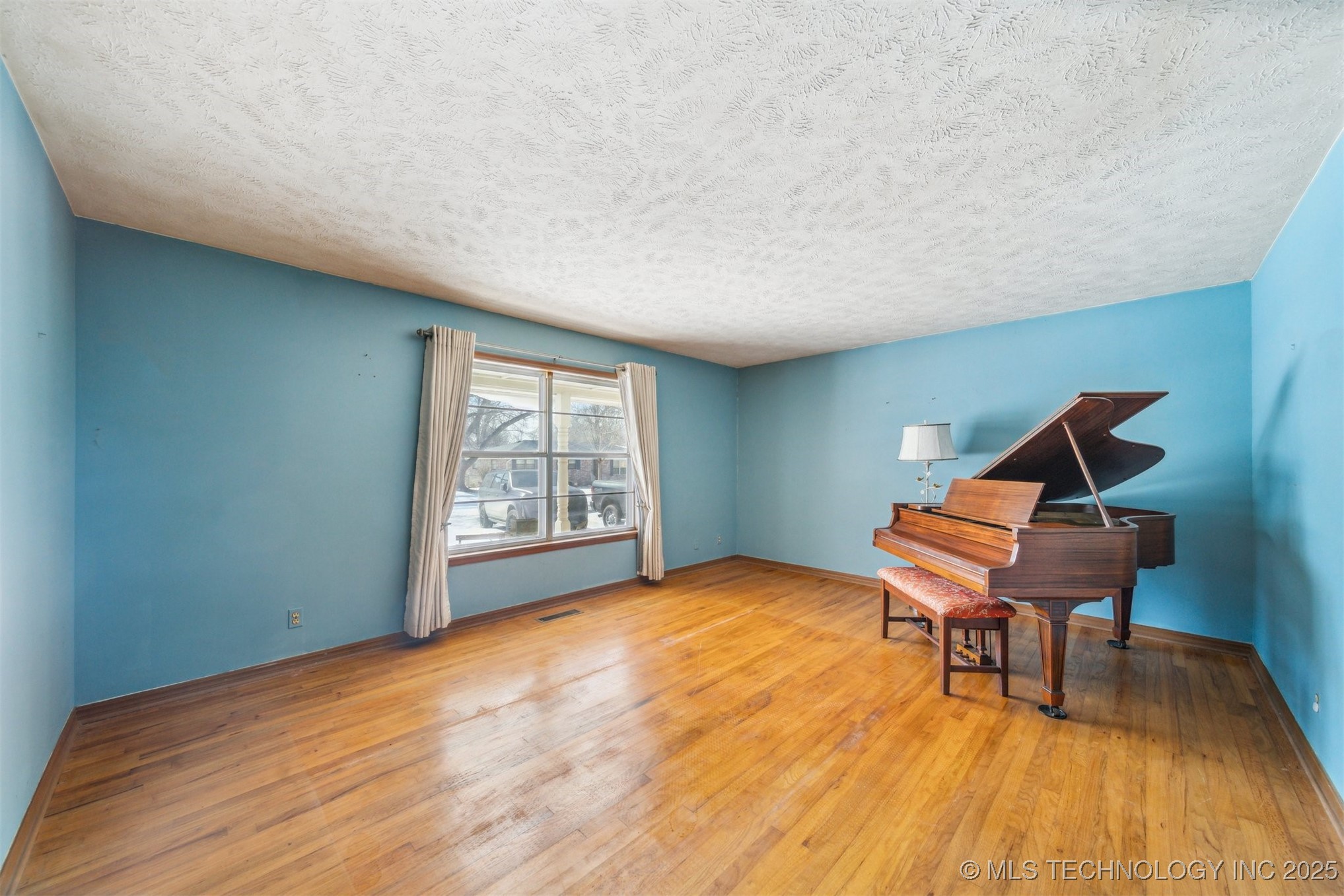312 E 16th Street