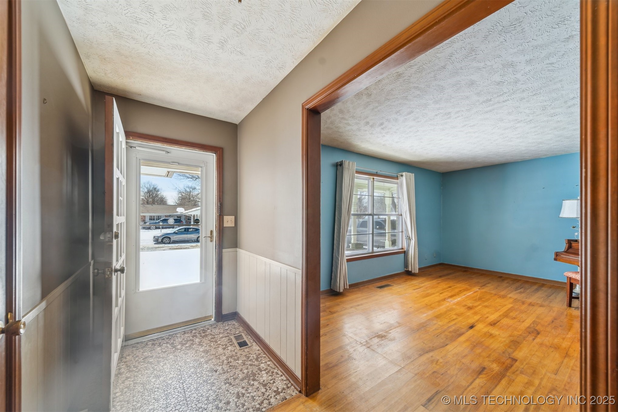 312 E 16th Street