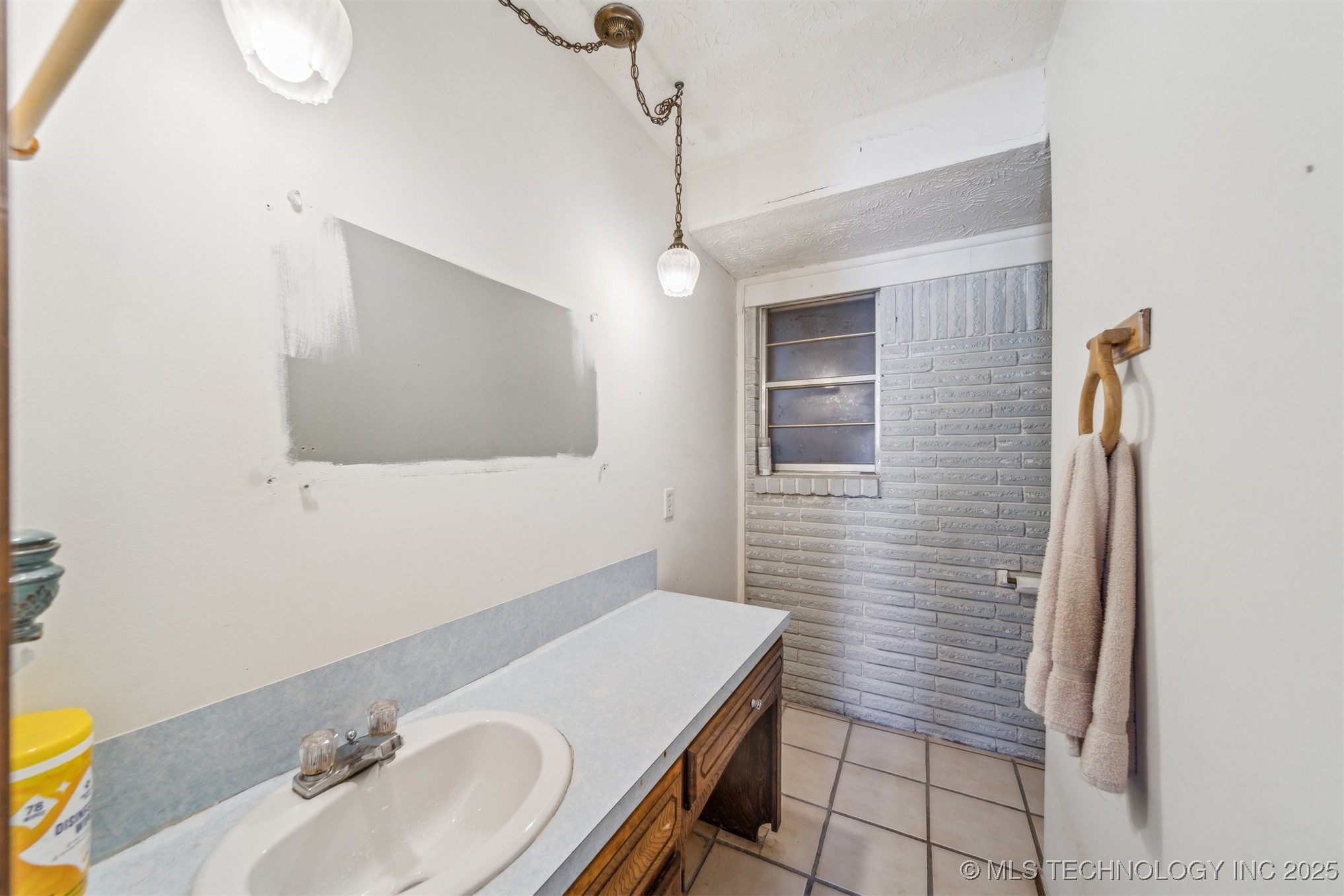 312 E 16th Street