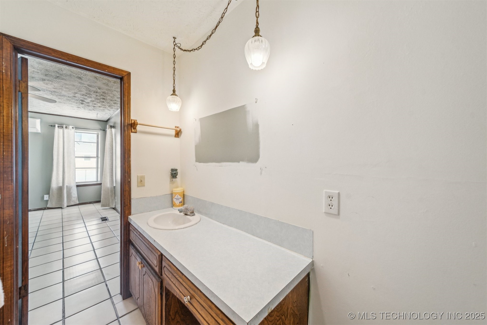 312 E 16th Street