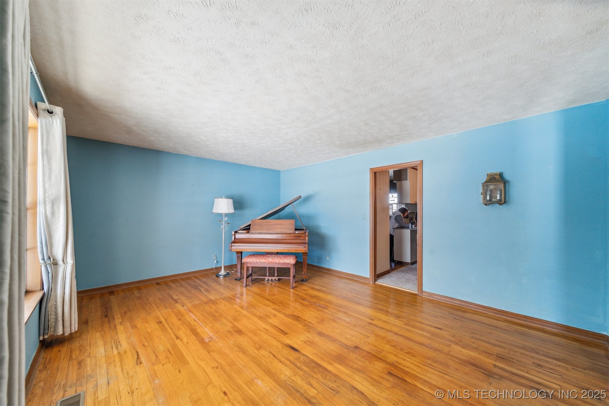312 E 16th Street