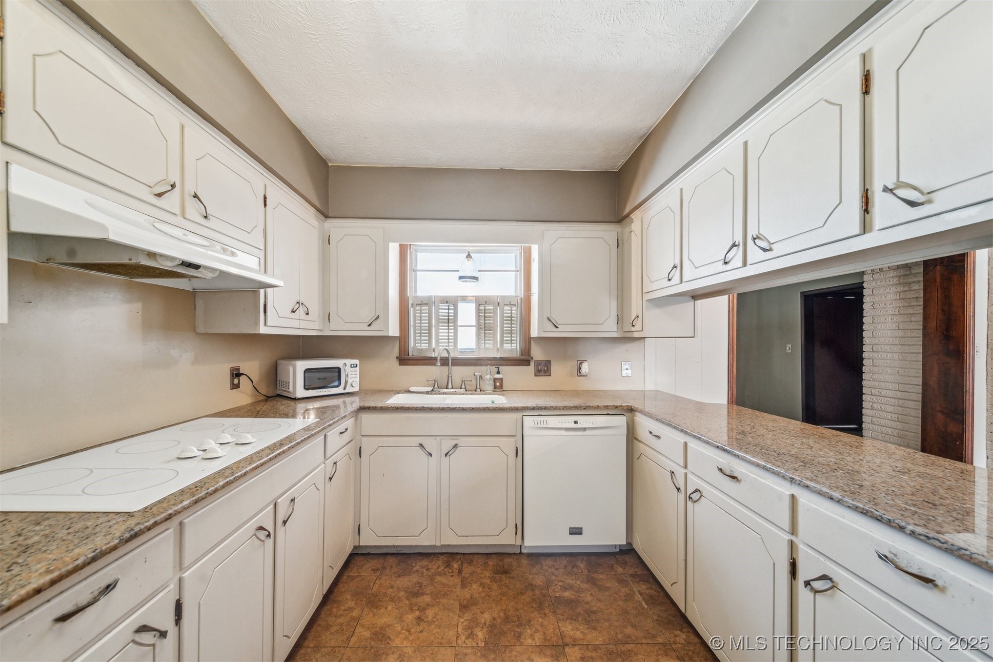 312 E 16th Street