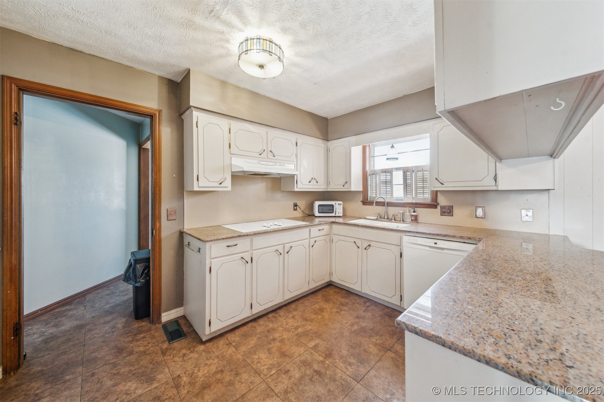 312 E 16th Street