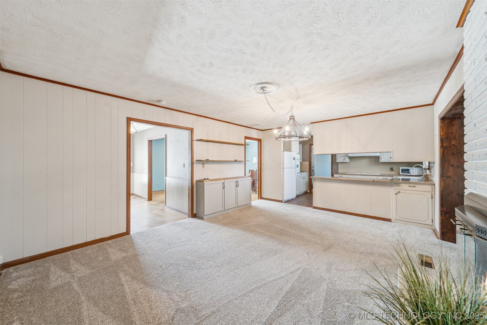 312 E 16th Street
