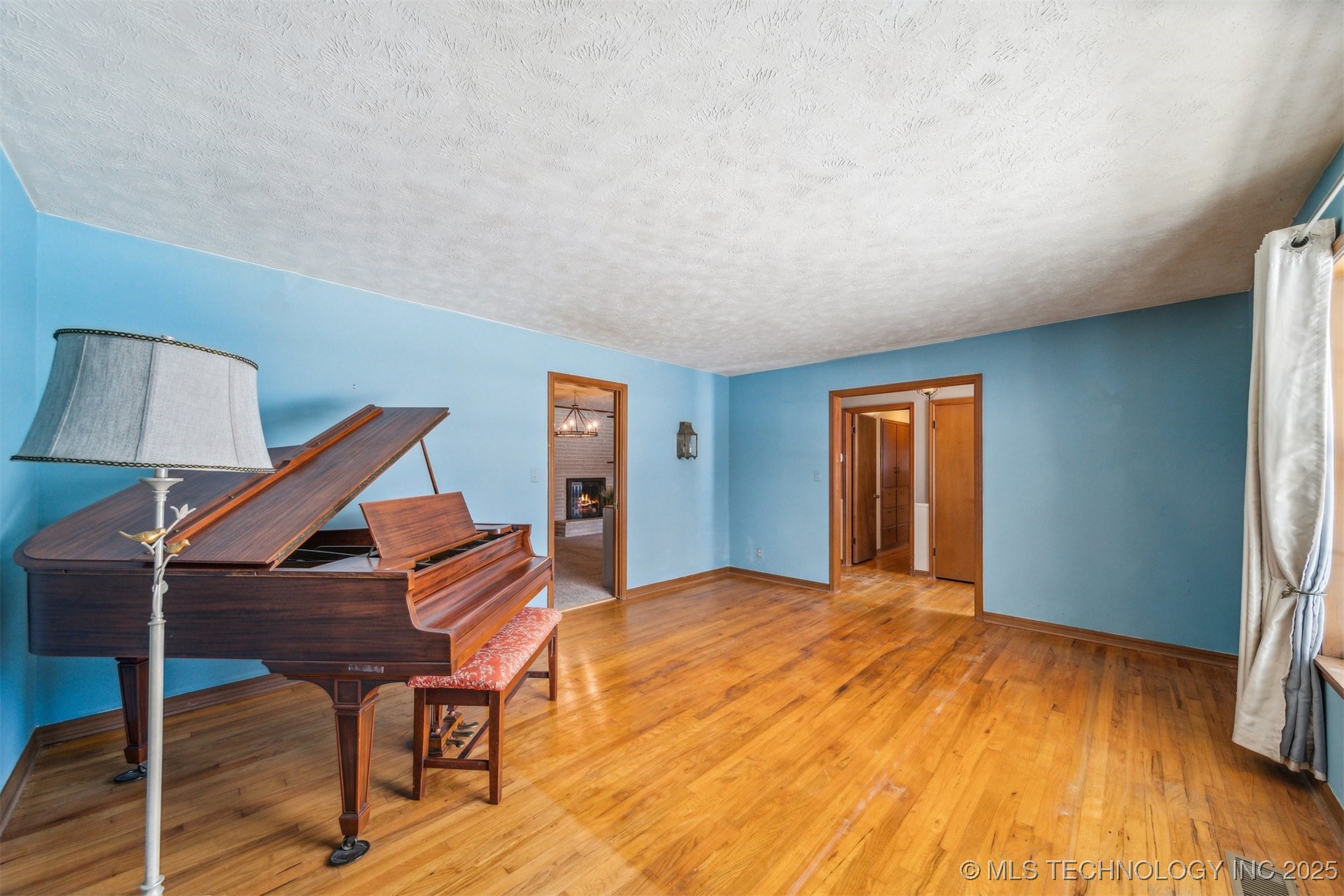 312 E 16th Street