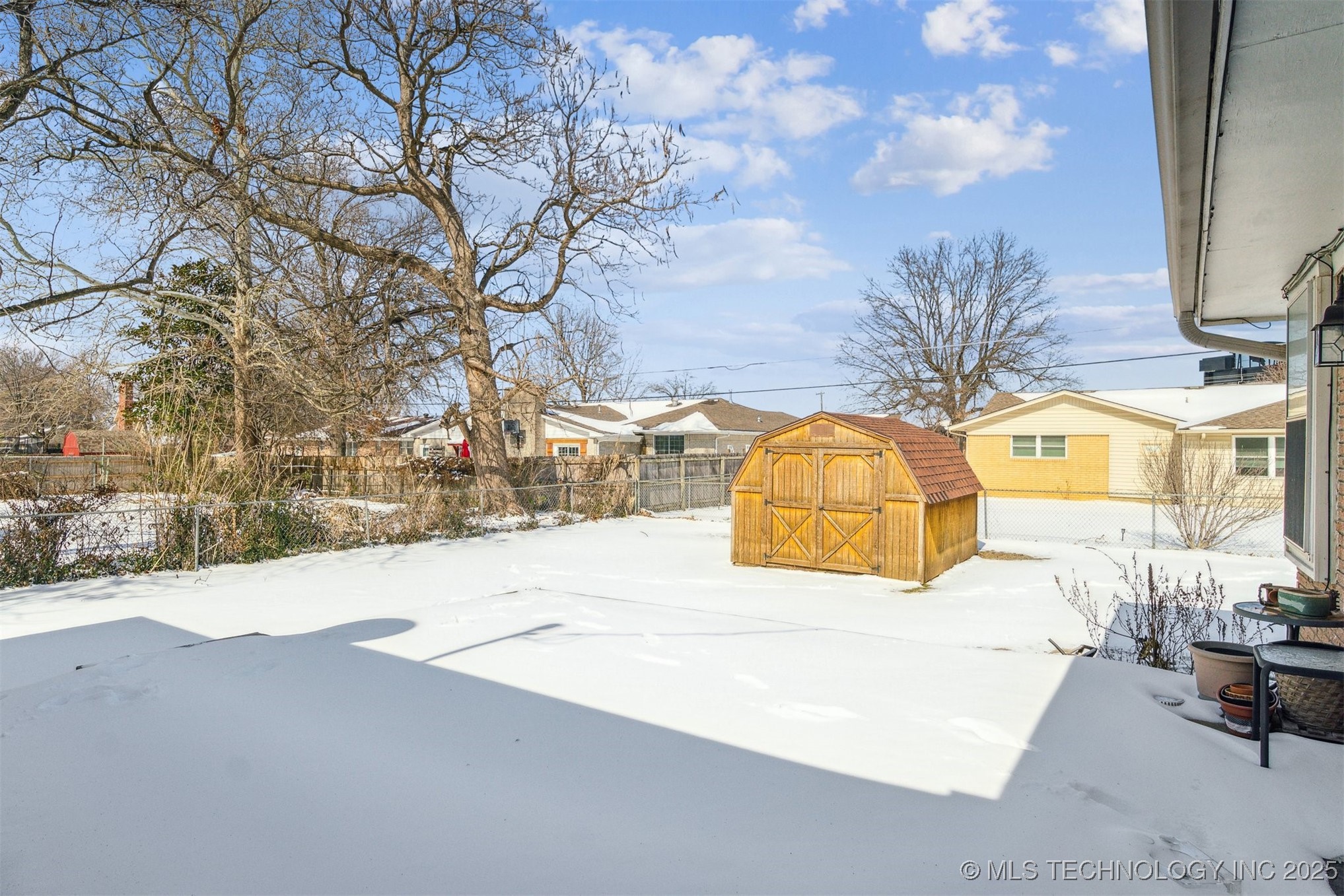 312 E 16th Street