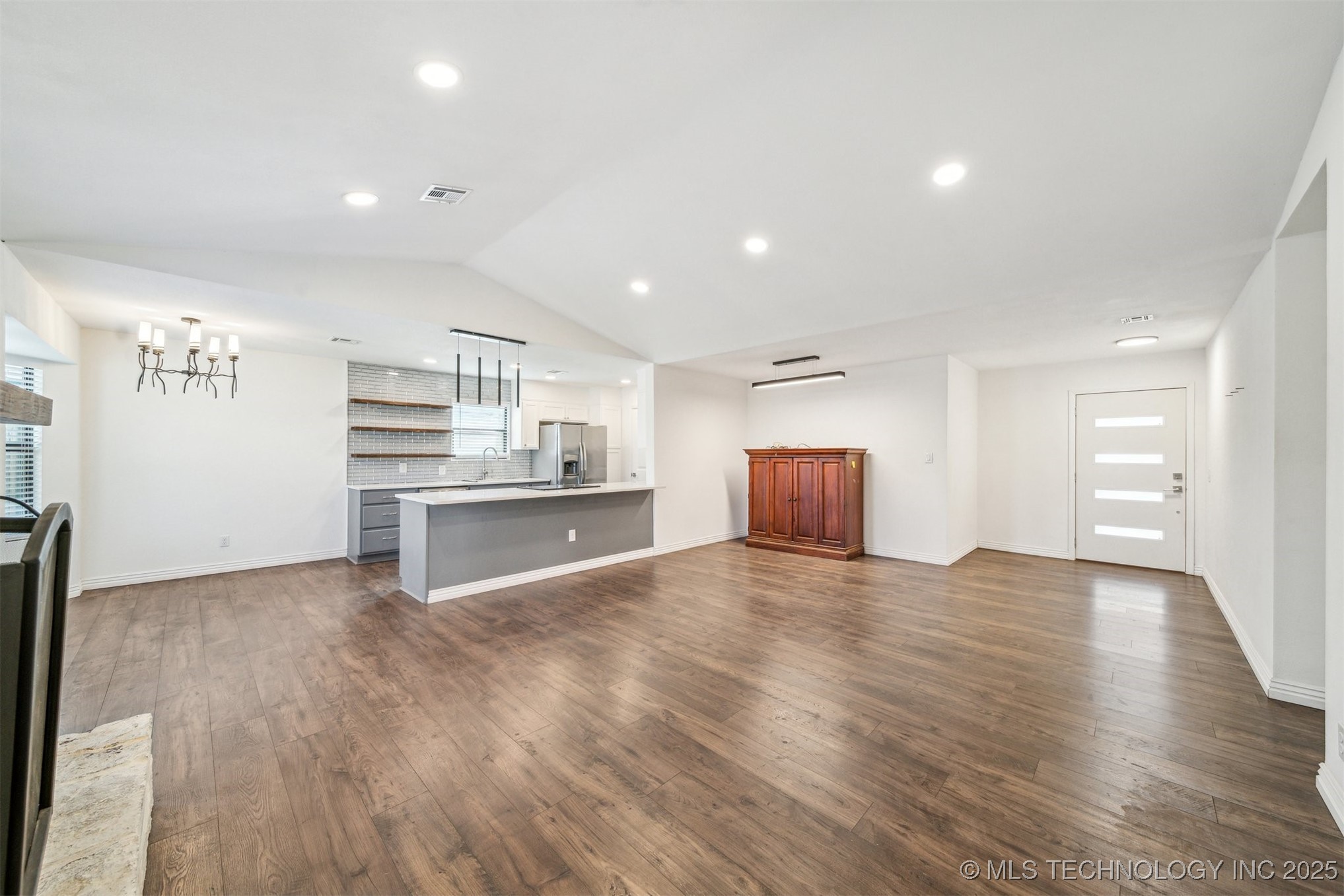 1509 E 68th Place