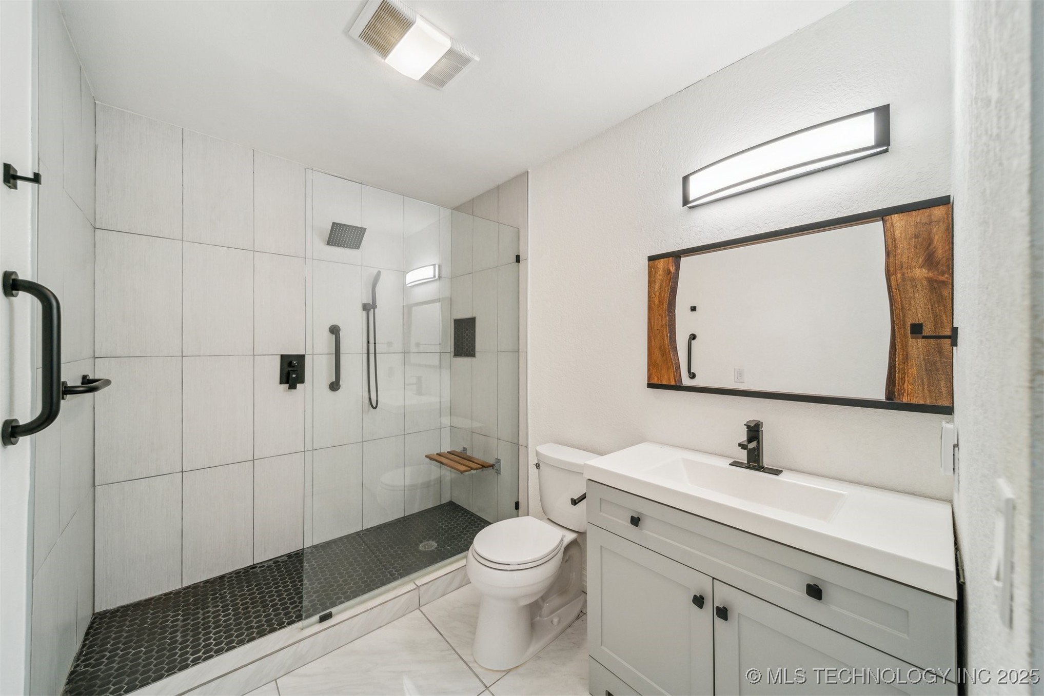 1509 E 68th Place