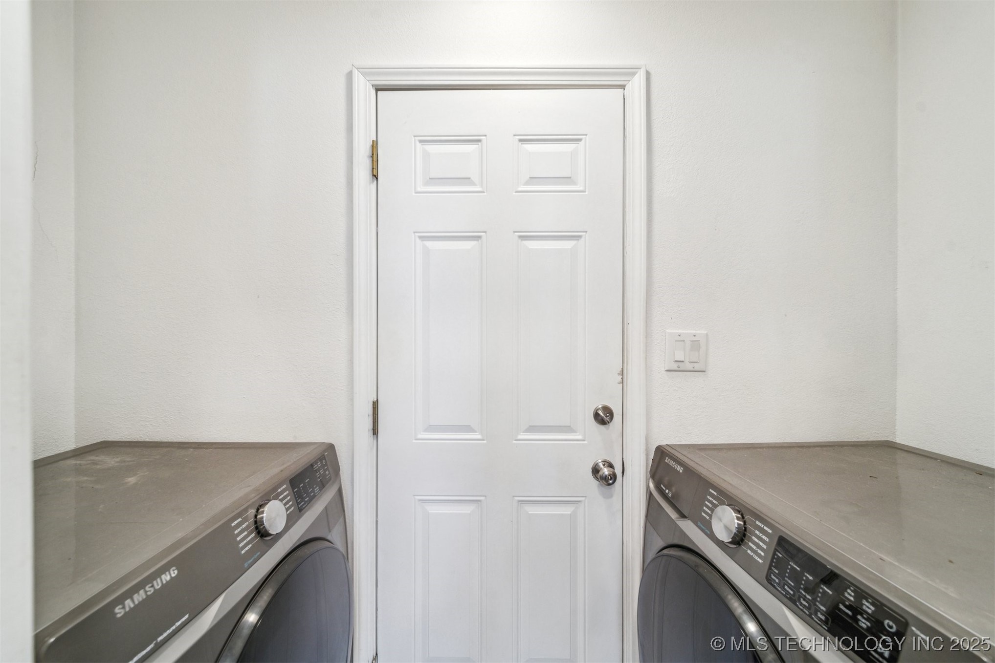 1509 E 68th Place