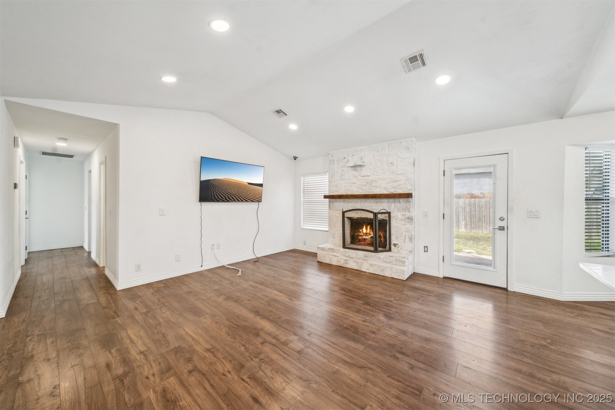 1509 E 68th Place